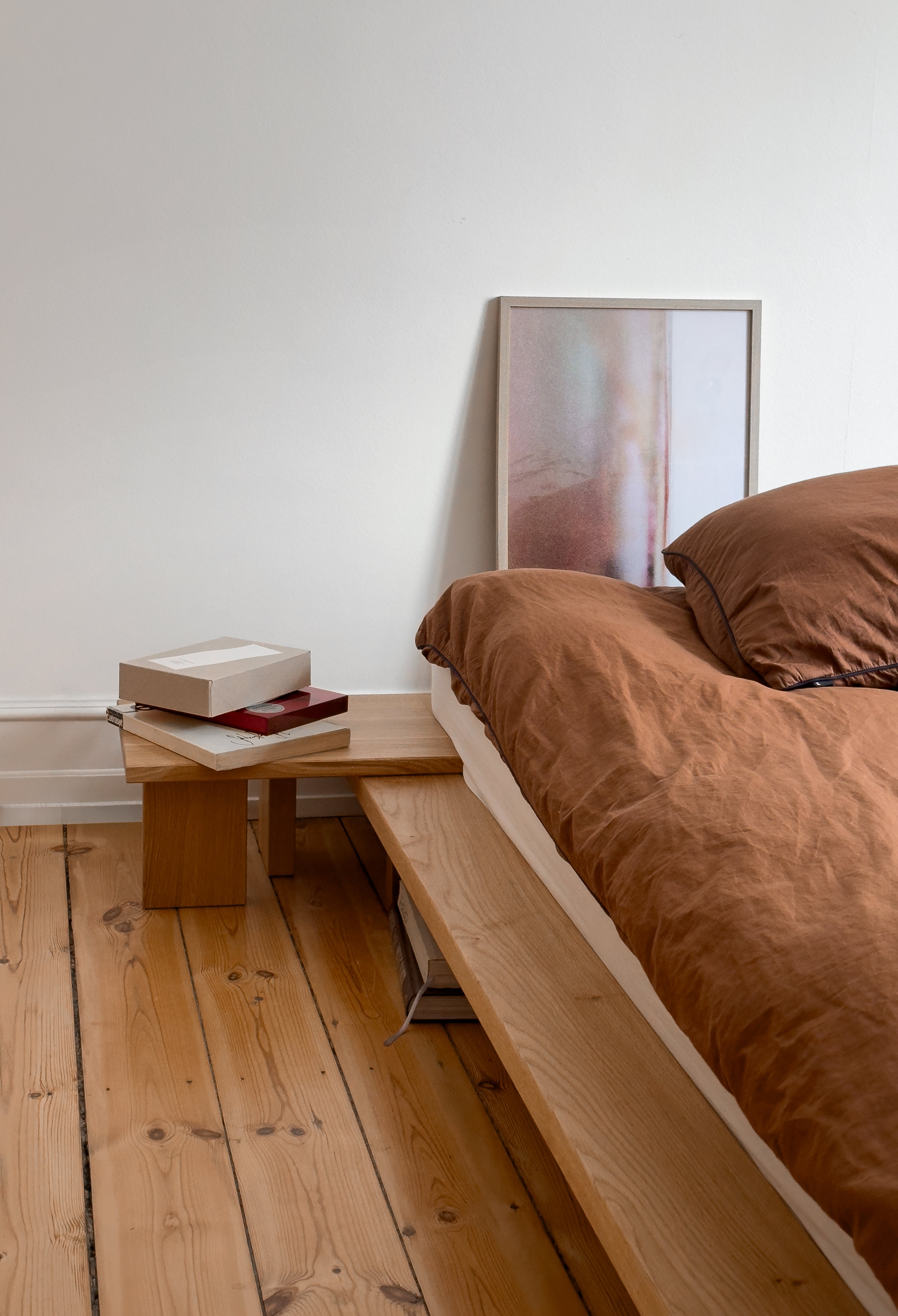 JAPAN BEDSIDE TABLE OAK