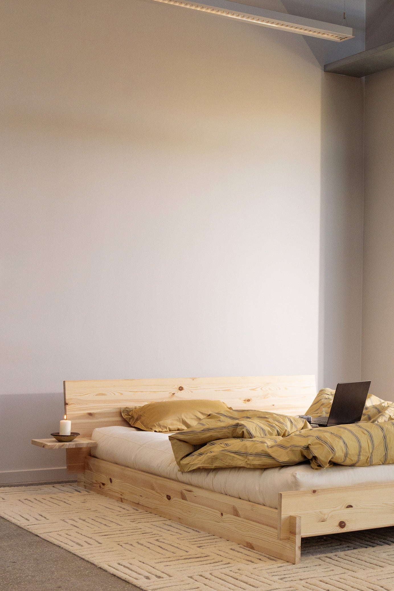 LATCH BED RAW 180 X 200