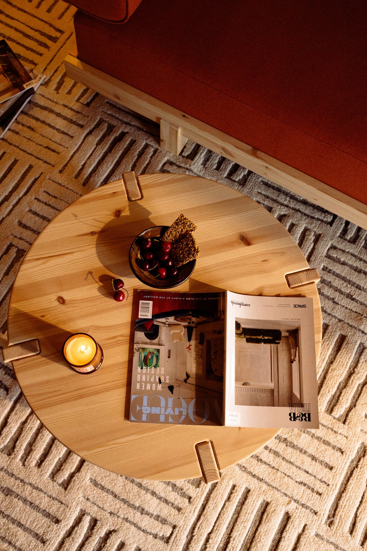 TUCK COFFEE TABLE RAW ROUND W. BIG STORAGE RAW