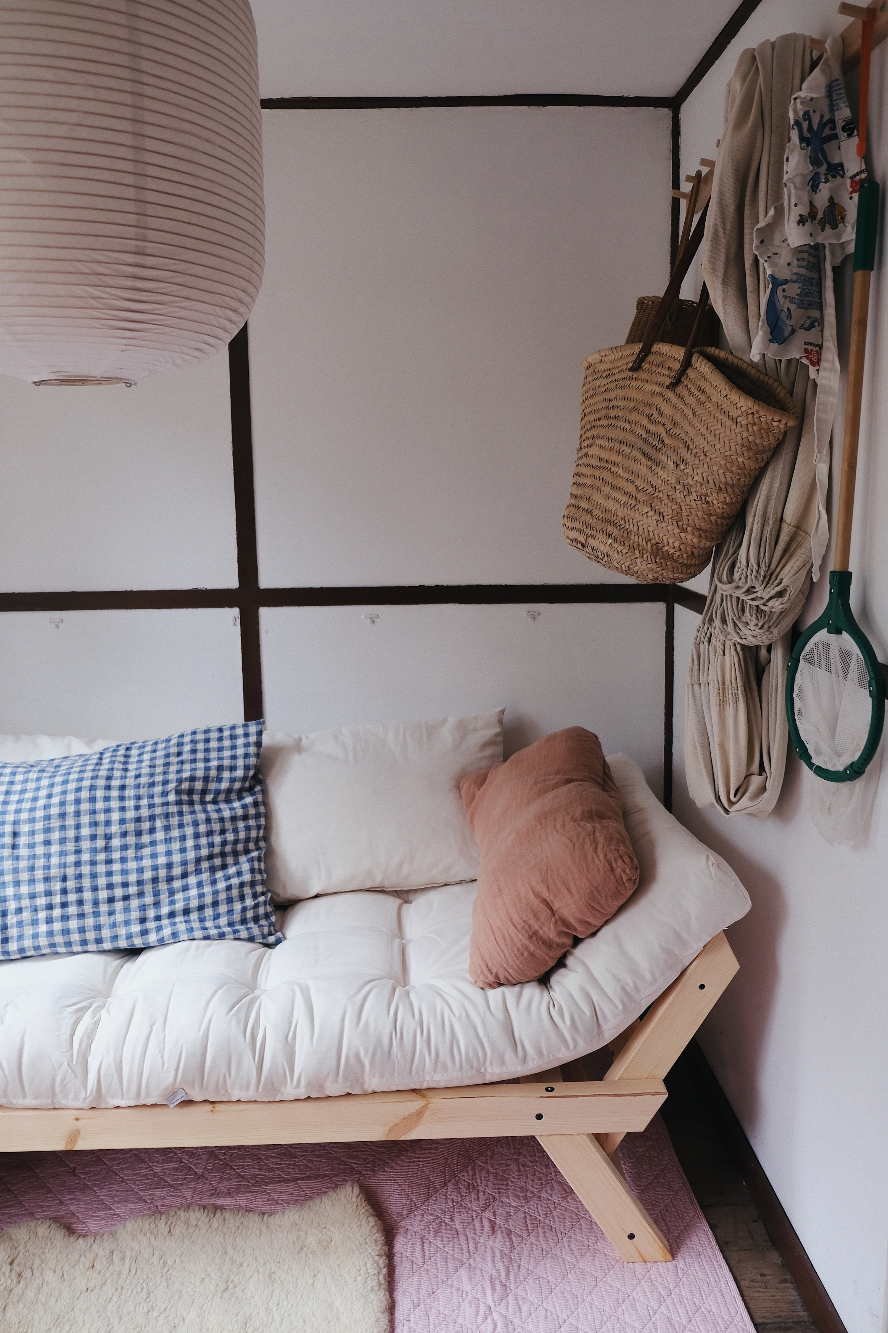 BEBOP CLEAR LACQUERED W. 4-LAYER MIXED MATTRESS LINEN