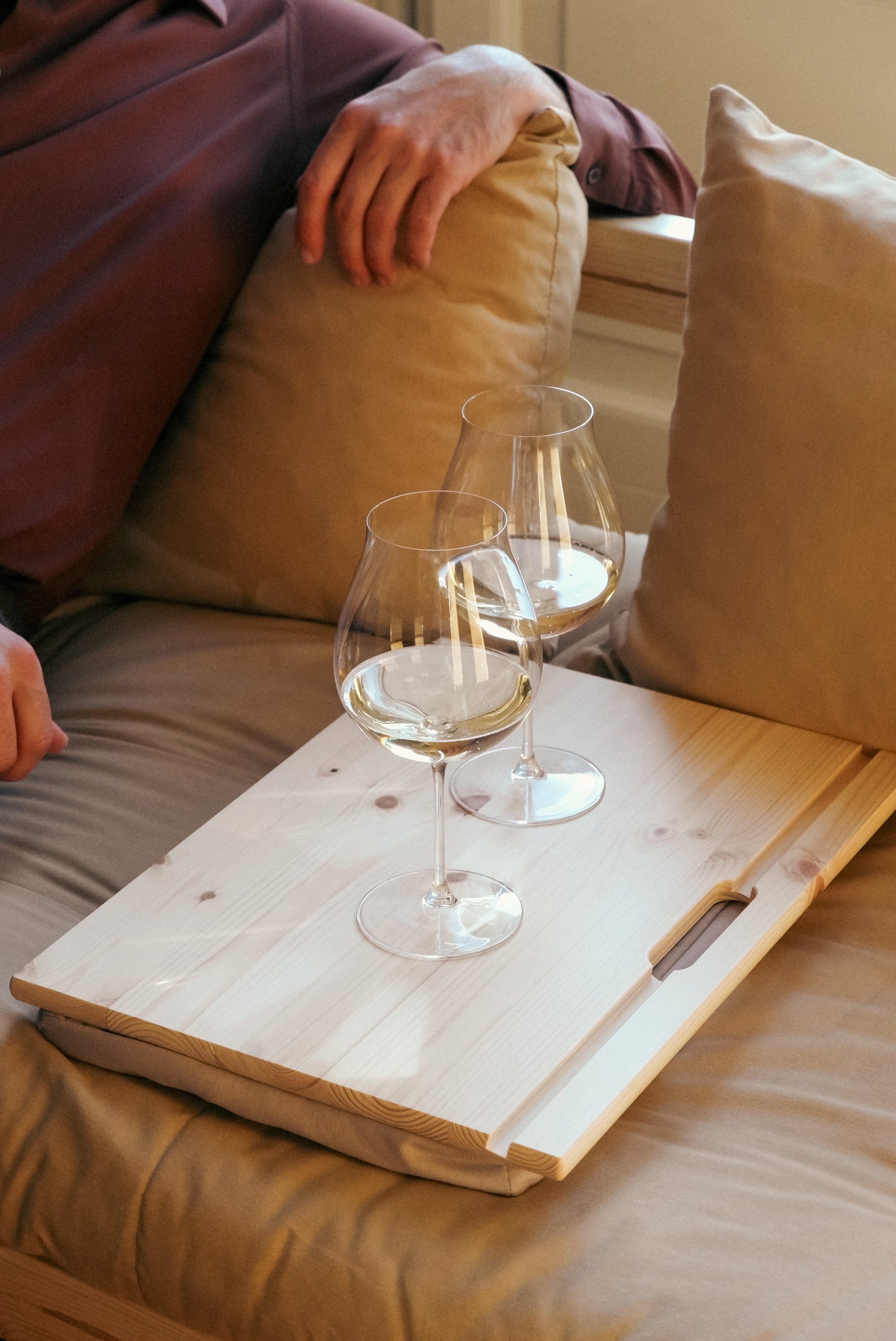 BFF LAP TABLE CLEAR LACQUERED