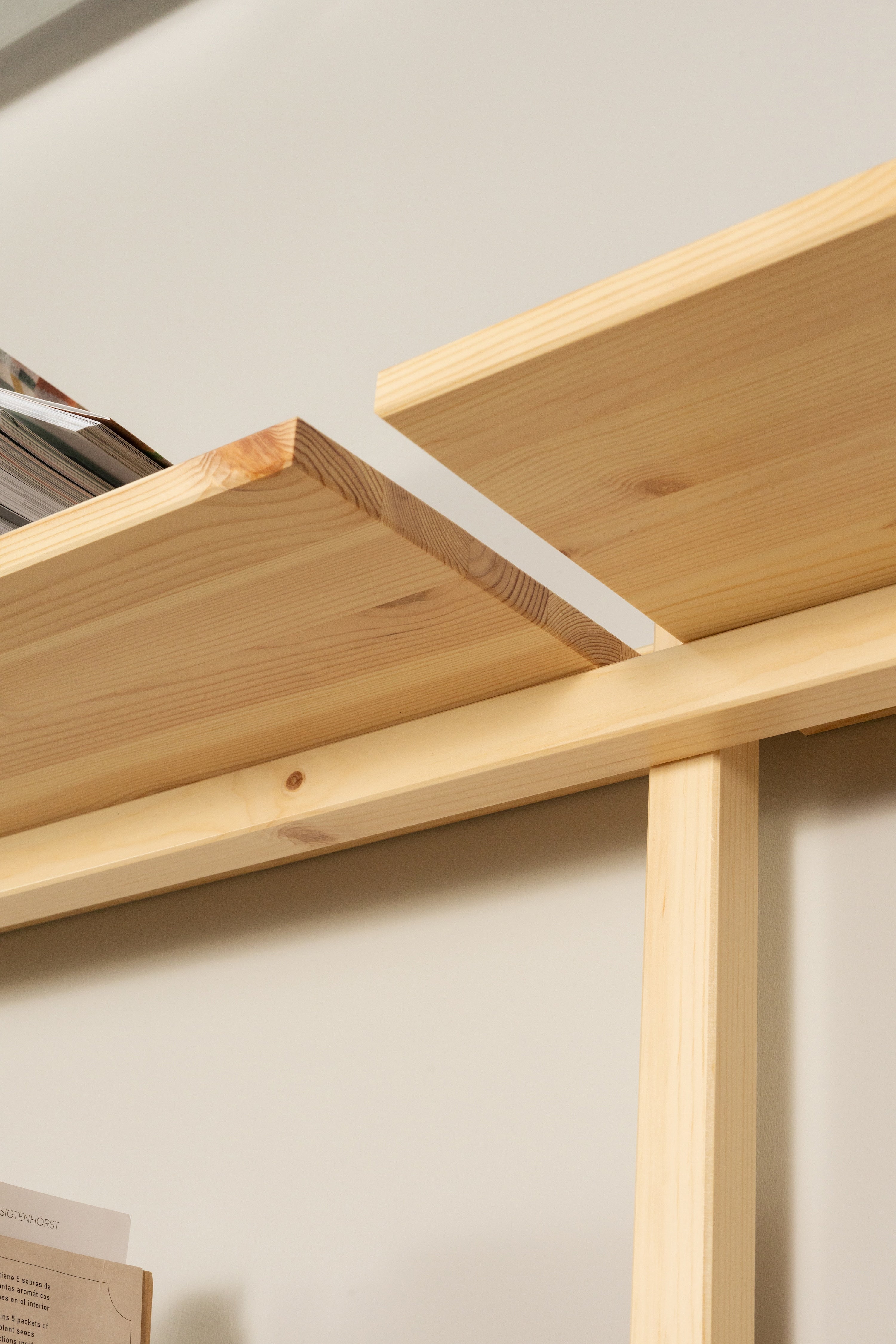 GROOVE SHELVING WIDE RAW