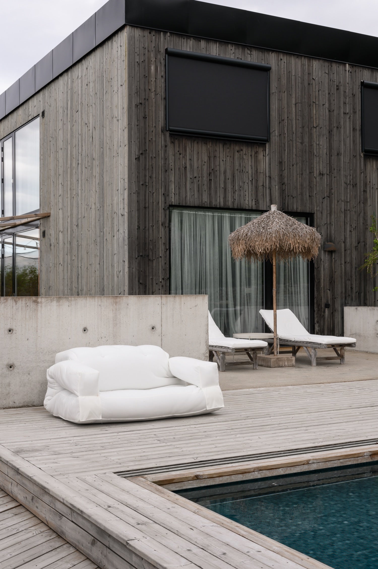 HIPPO SOFA OUT™ WHITE