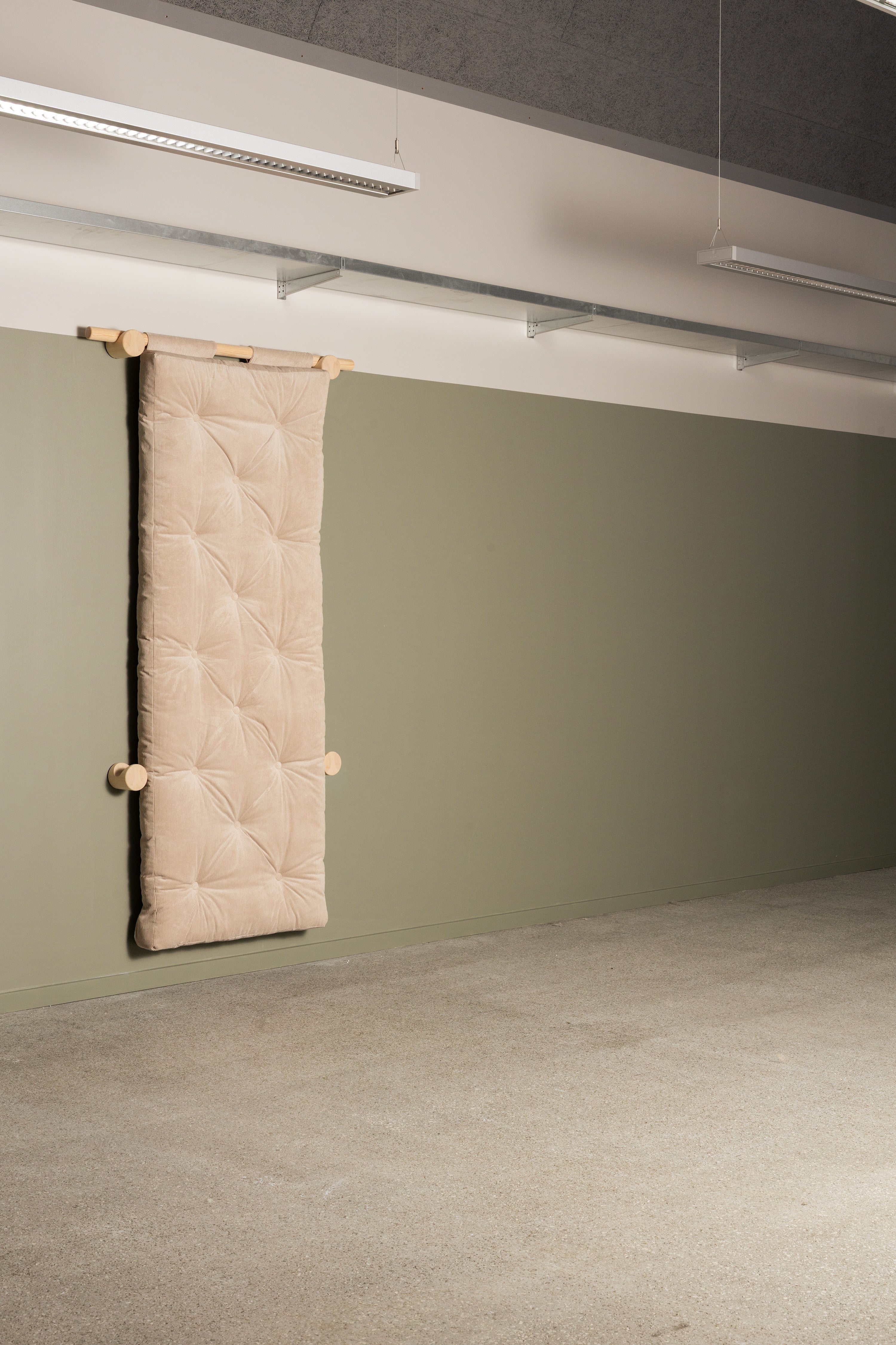 HOOKED RAW 75 x 200 W. BRAVO MATTRESS OLIVE GREEN