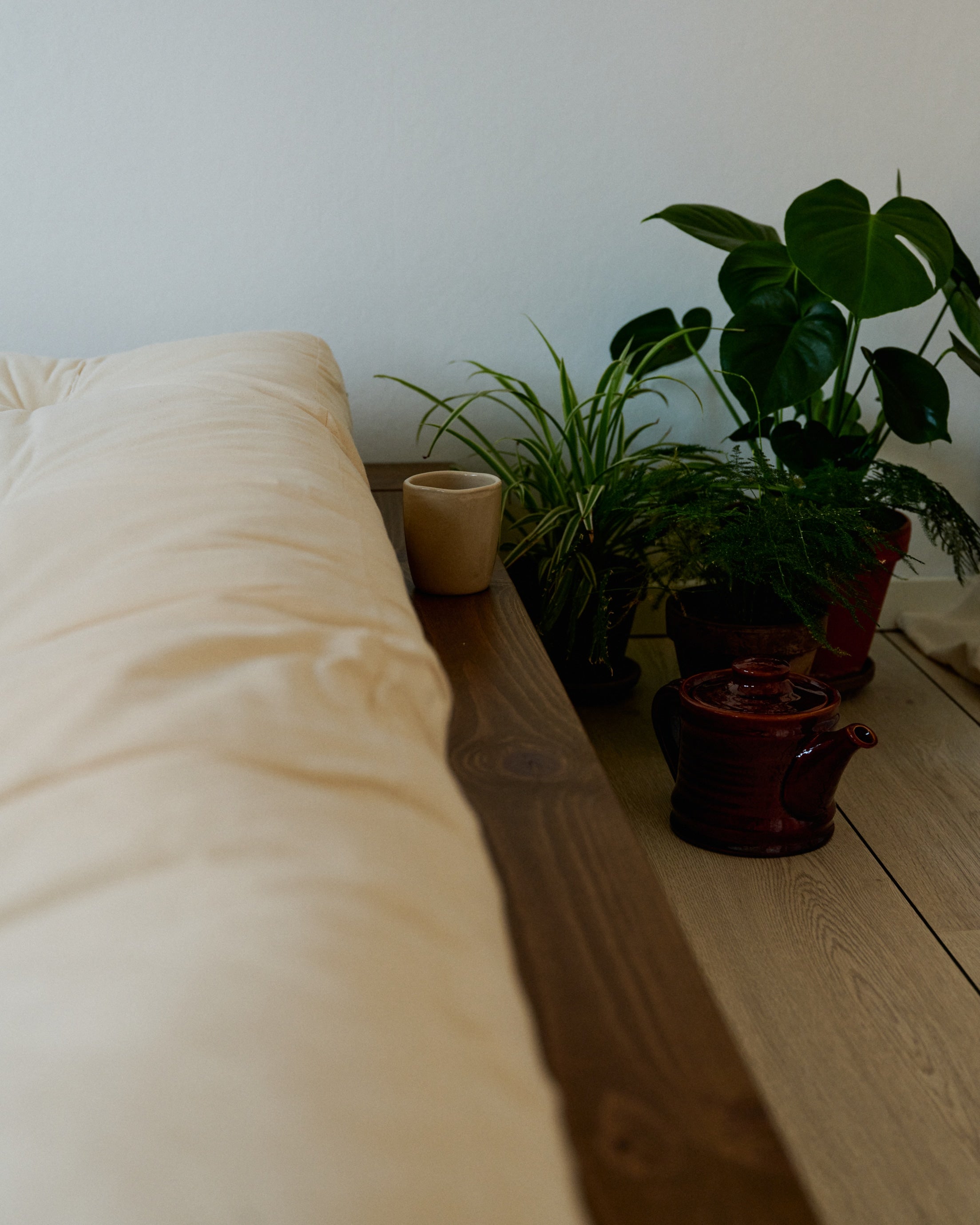 JAPAN BED CAROB BROWN 160 X 200