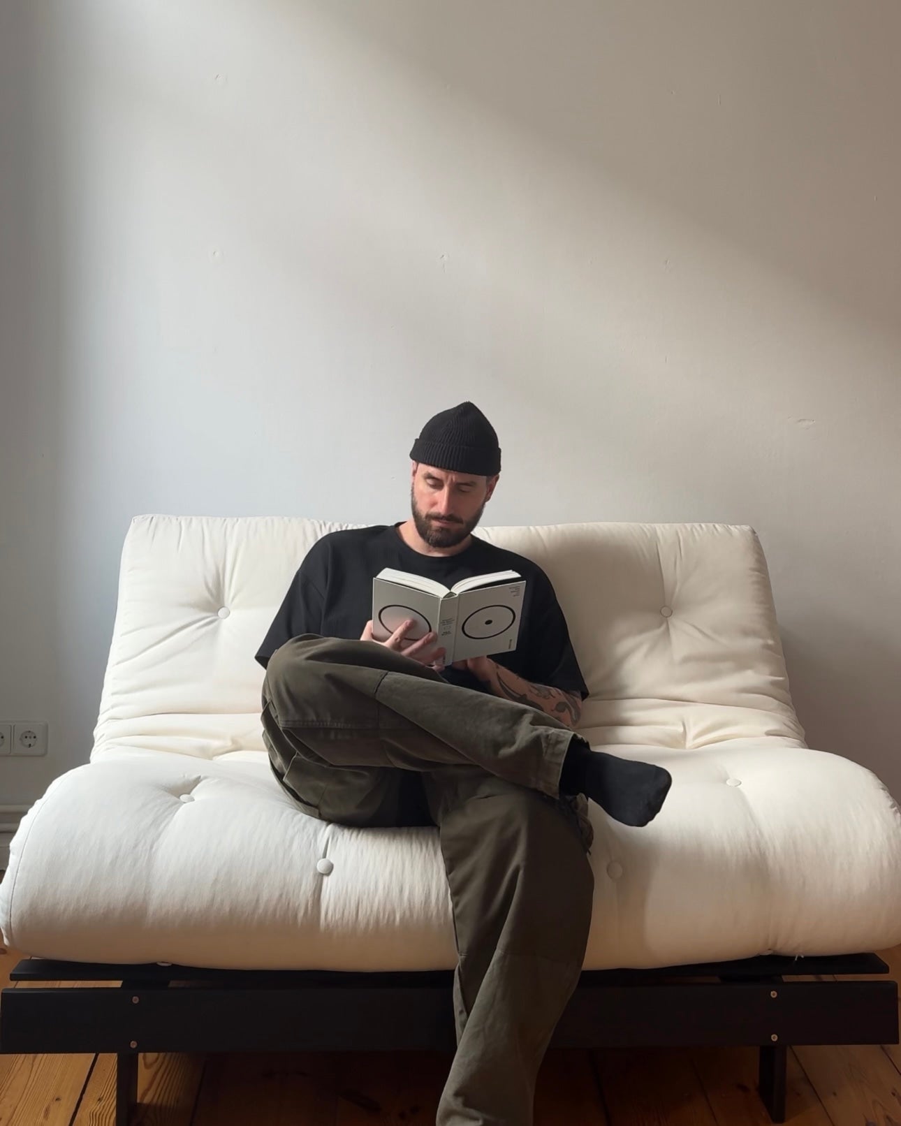 ROOTS BLACK NIGHT LACQUERED 140 X 200 W. ROOTS MATTRESS GREY