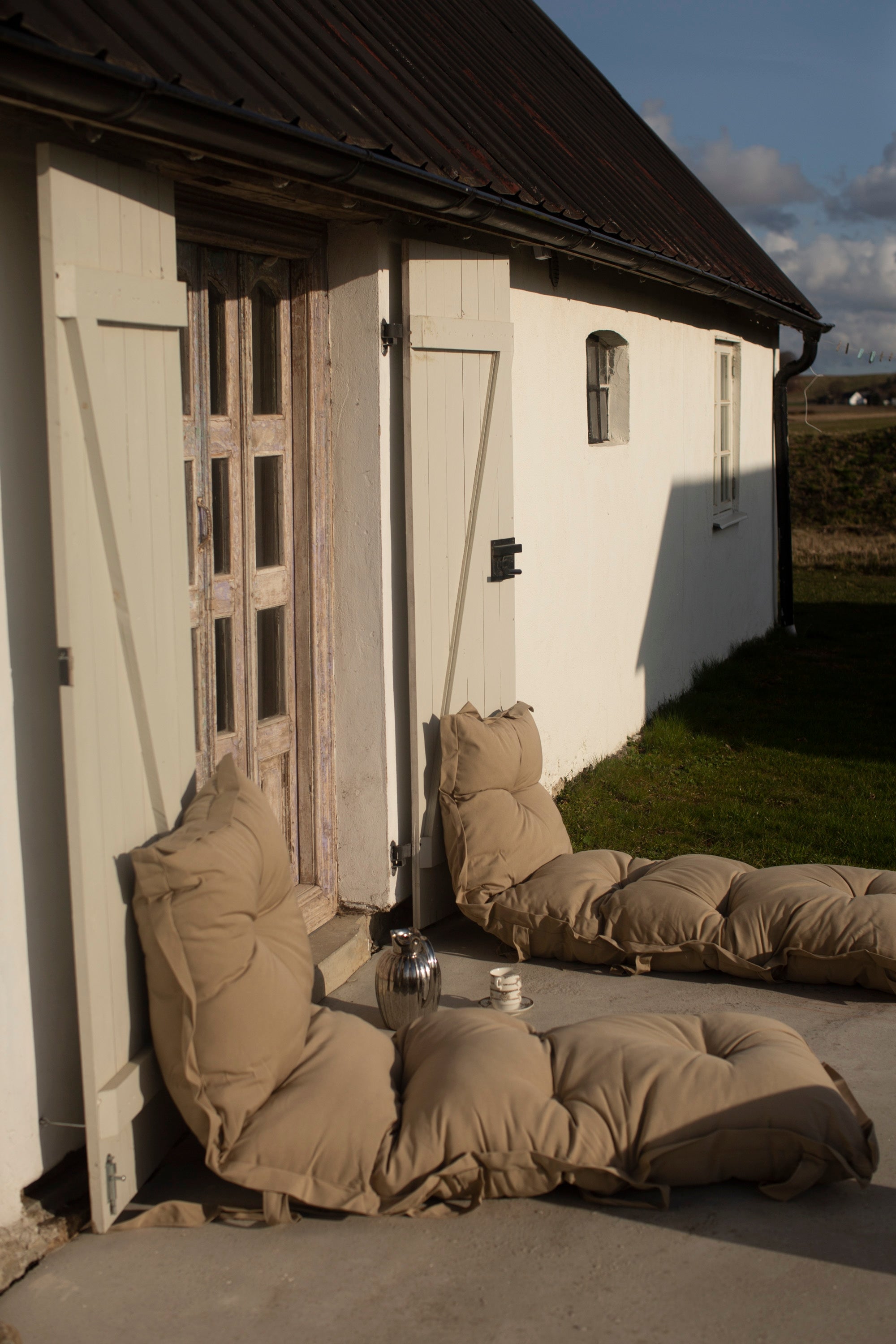 SIT AND SLEEP OUT™ DARK GREY