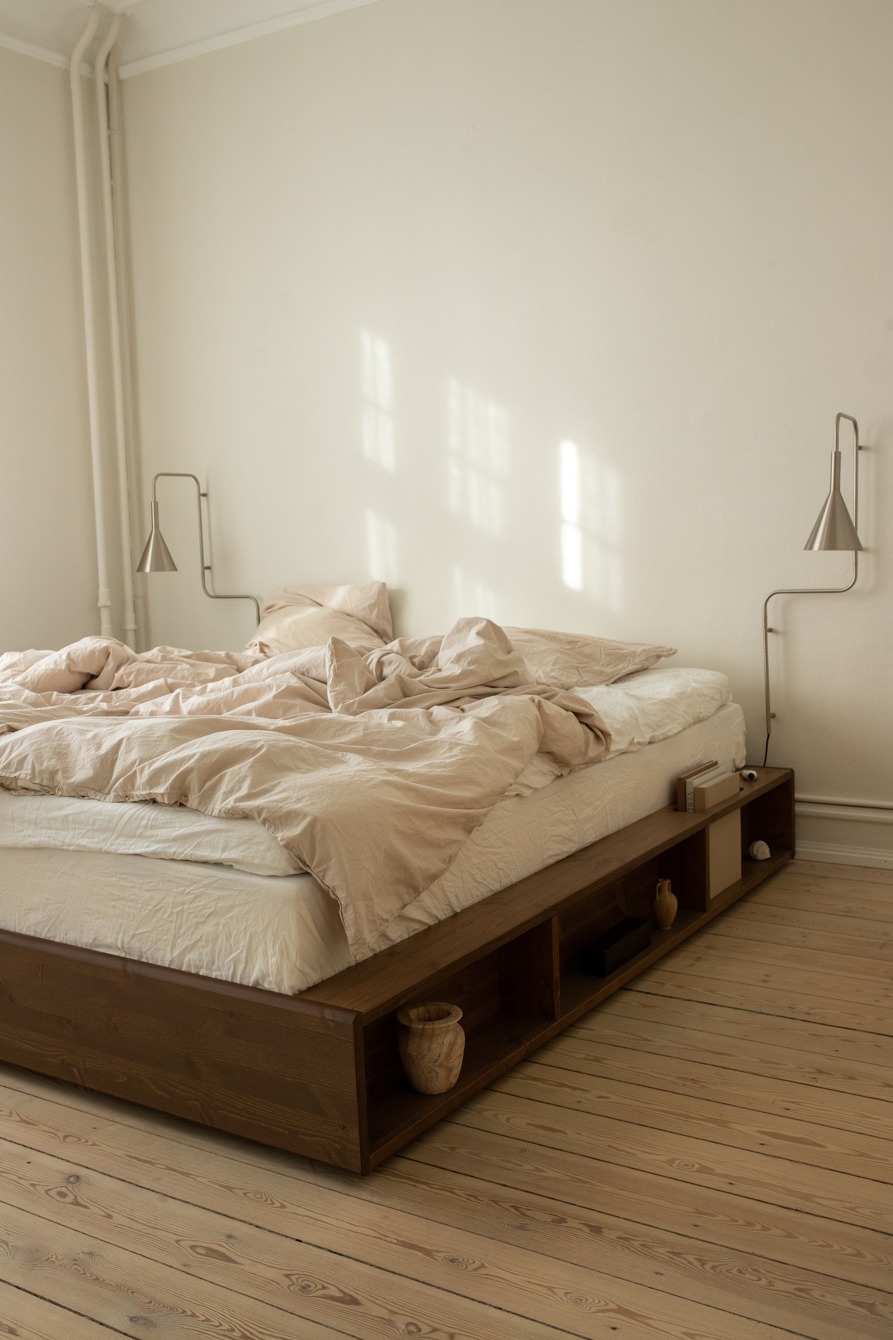 ZIGGY BED CAROB BROWN LACQUERED 160 X 200