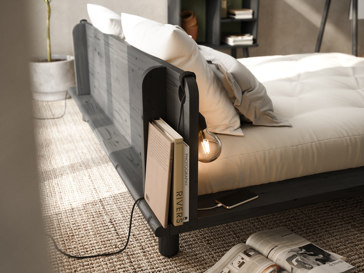 PEEK BED BLACK LACQUERED 140 X 200 W. 2 BED LAMPS