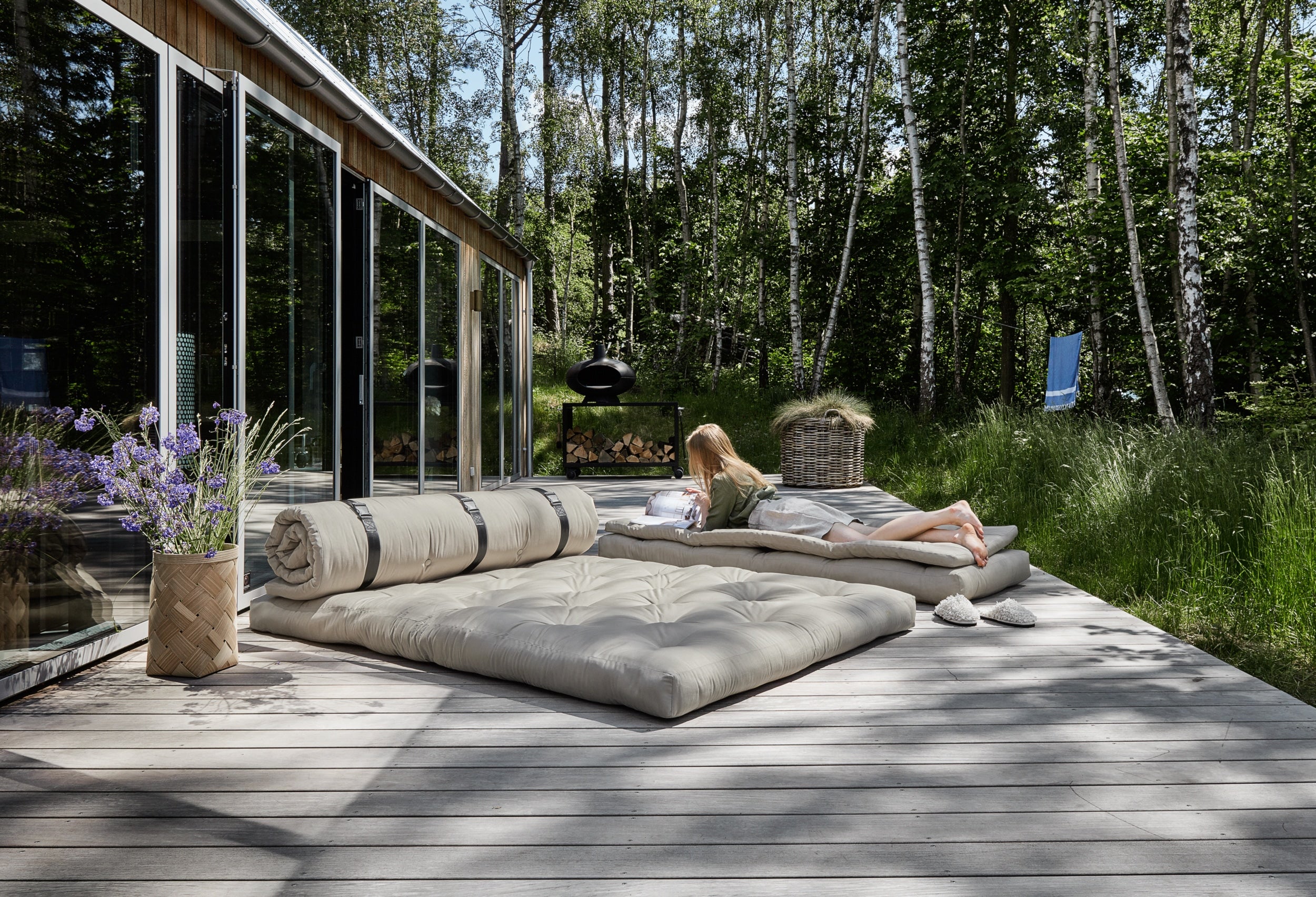 BUCKLE-UP SOFA OUT™ WHITE W. 3 BLACK NYLON BELTS