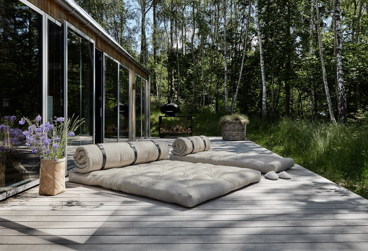 BUCKLE-UP CHAIR OUT™ BEIGE W. 2 BLACK NYLON BELTS