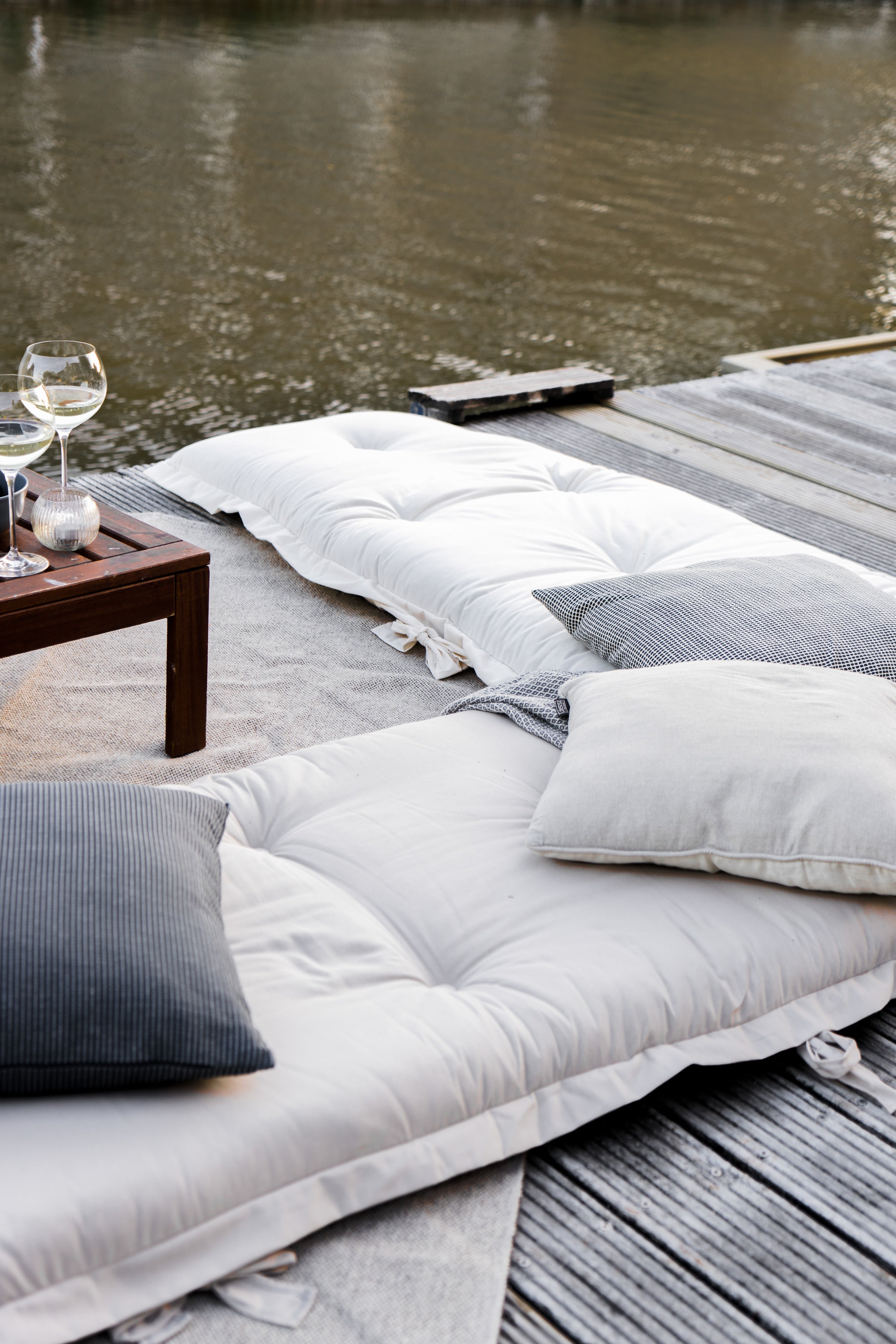 SIT AND SLEEP OUT™ WHITE