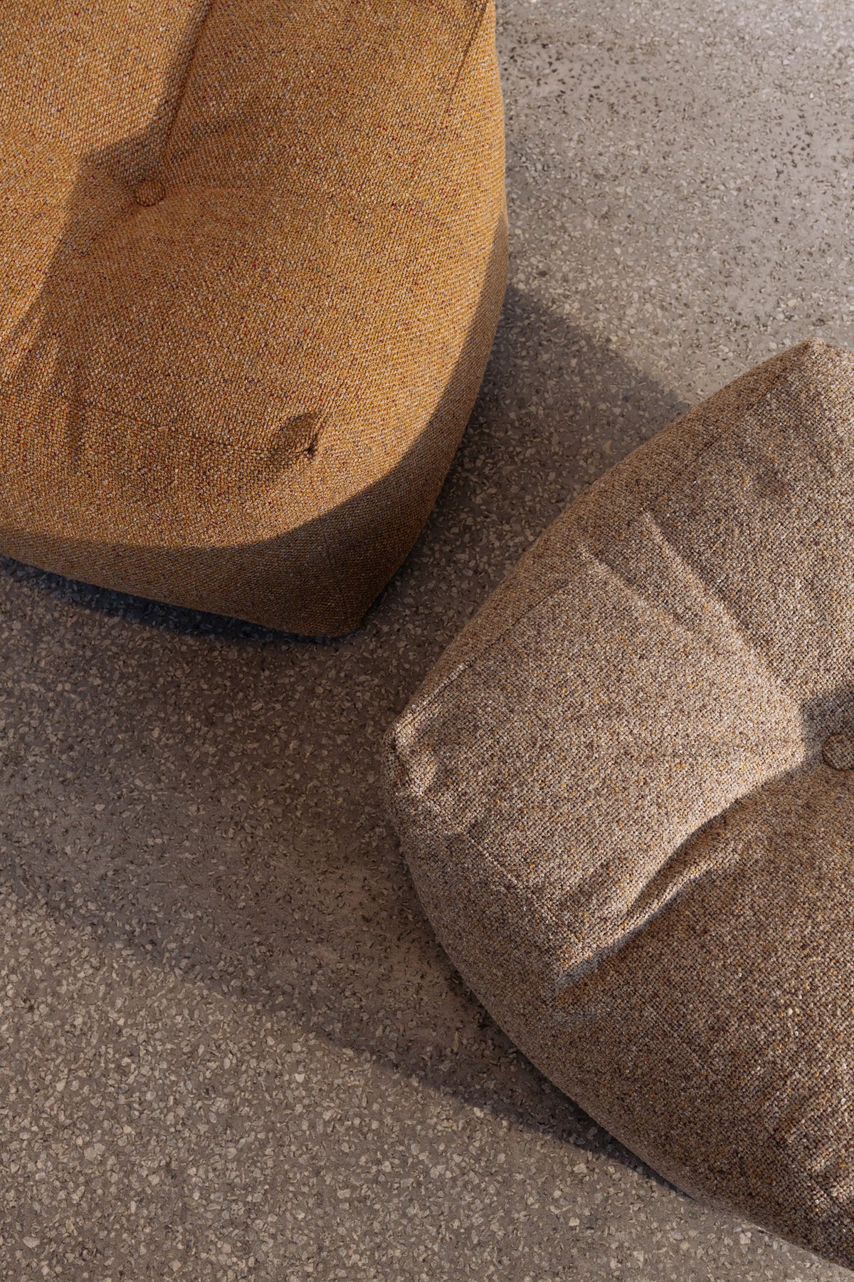 BUDDY POUF GOLDEN OCHRE