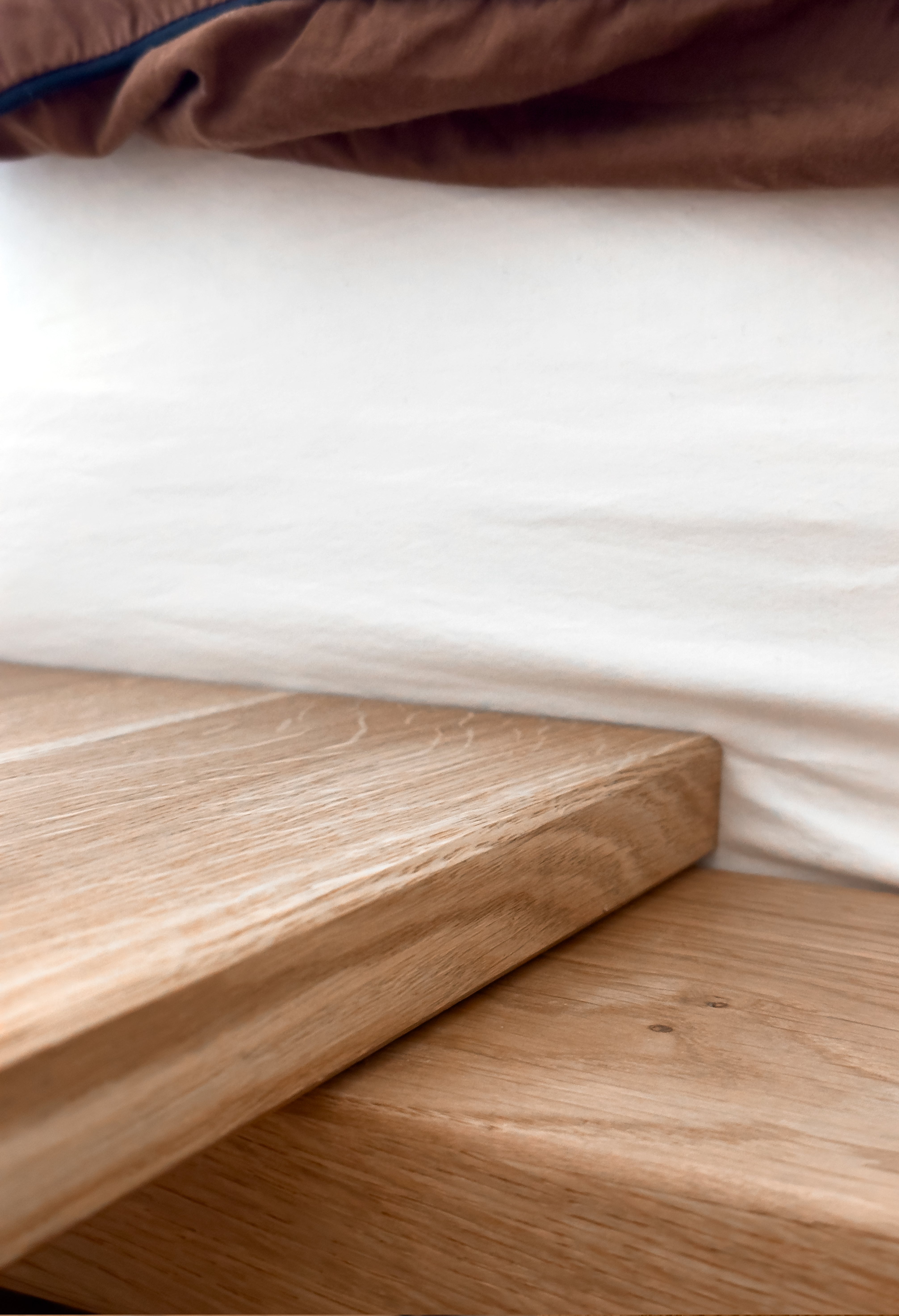 JAPAN BEDSIDE TABLE OAK