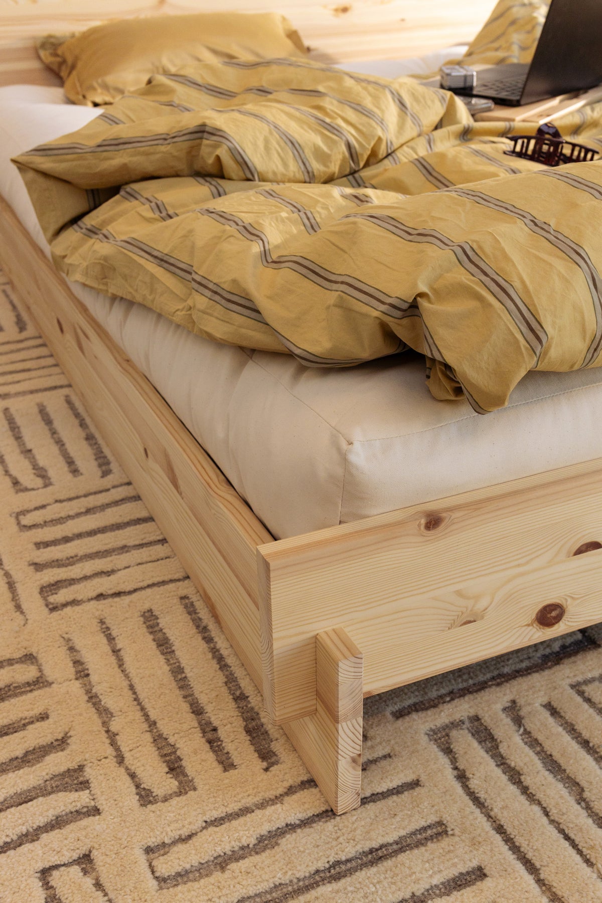 LATCH BED RAW 180 X 200