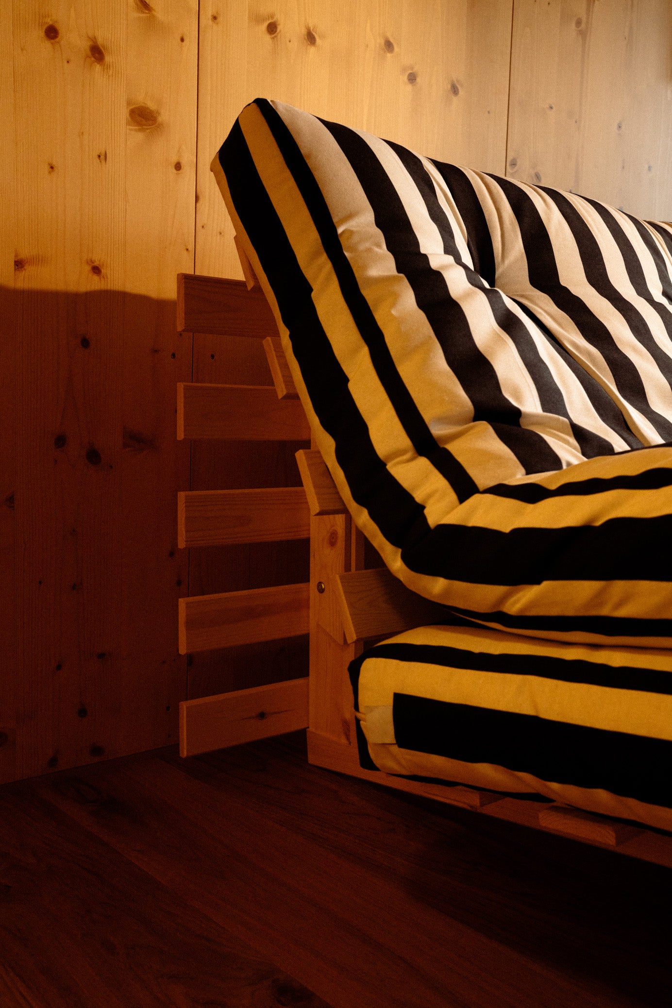 ROOTS RAW 140 X 200 W. ROOTS MATTRESS BLACK-WHITE