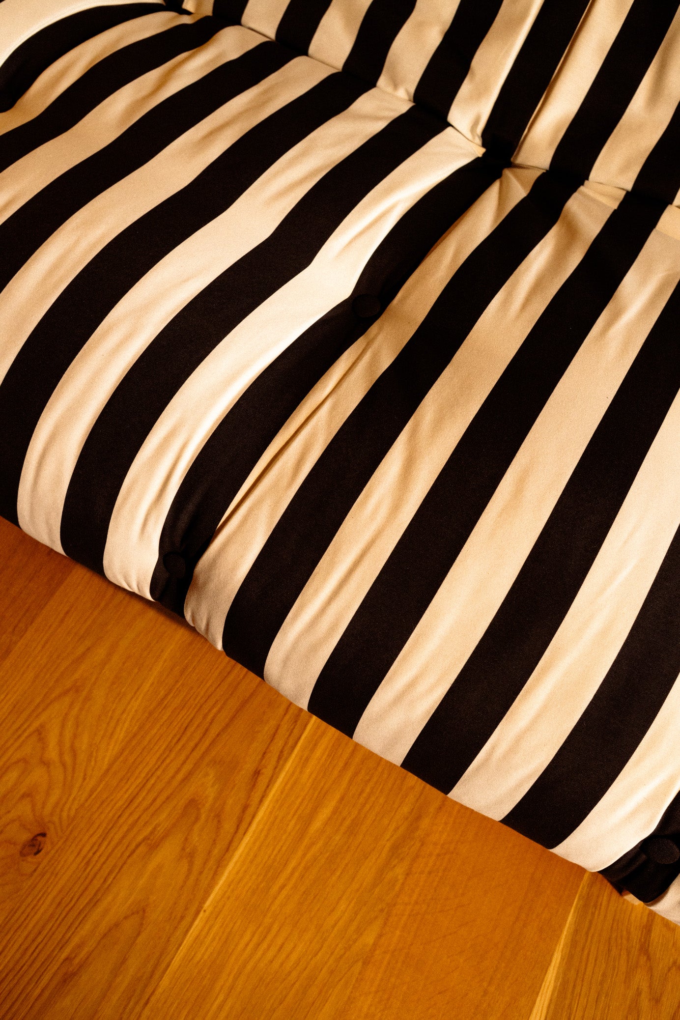 ROOTS RAW 140 X 200 W. ROOTS MATTRESS BLACK-WHITE