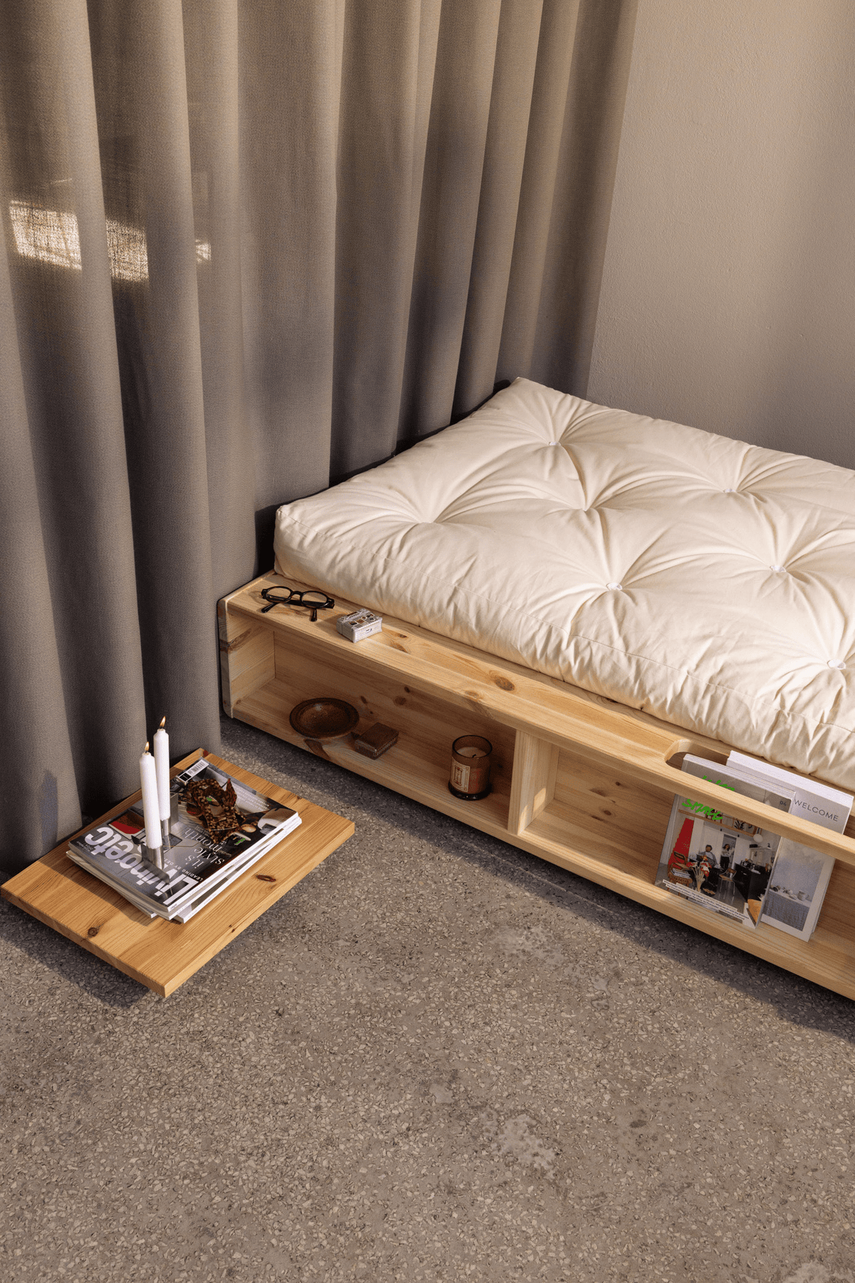 ZIGGY BED CLEAR LACQUERED 120 X 200