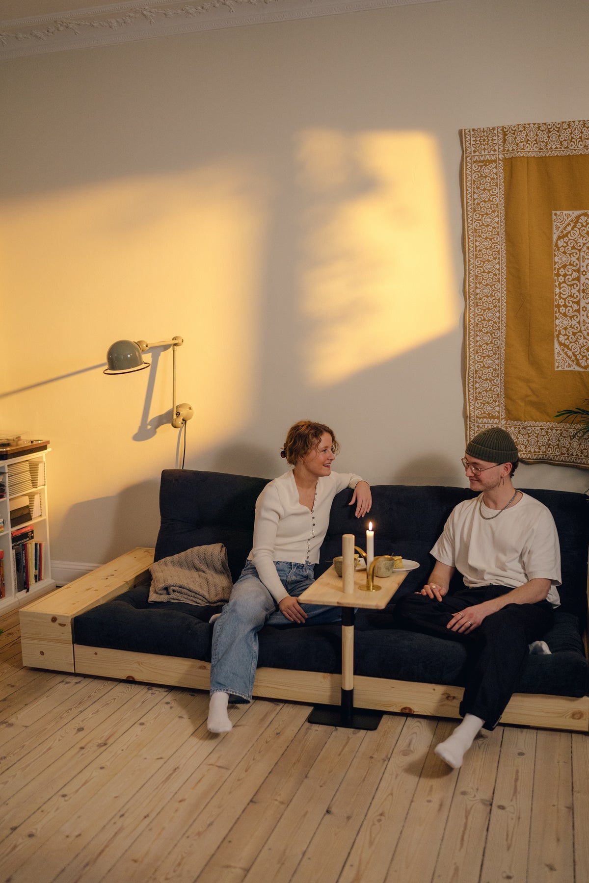 BASE BLACK NIGHT LACQUERED W. 2 SIDEBOXES CLEAR W. 5-LAYER MIXED MATTRESS PALE BLUE