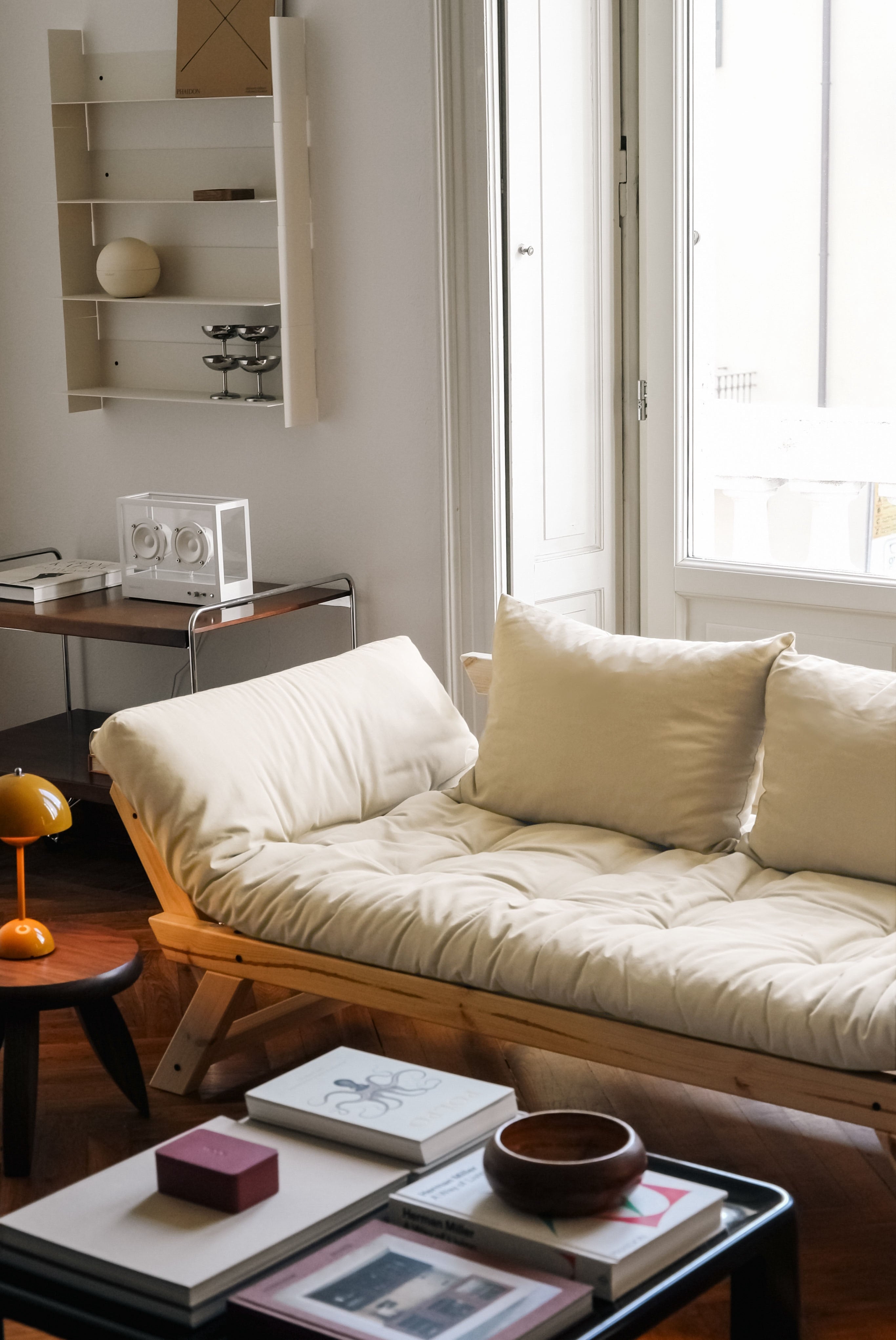 BEBOP CLEAR LACQUERED W. 4-LAYER MIXED MATTRESS MOCCA