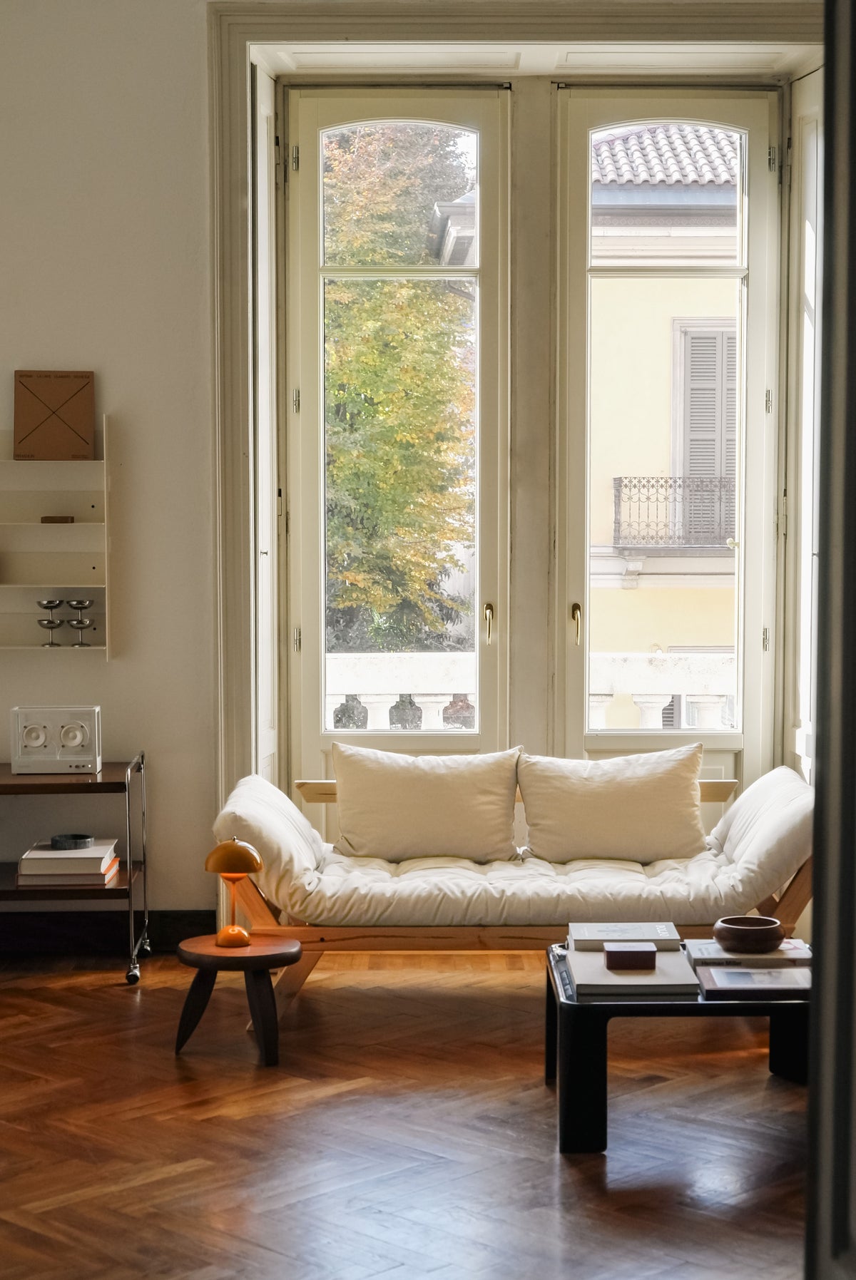 BEBOP CLEAR LACQUERED W. 4-LAYER MIXED MATTRESS WHEAT BEIGE