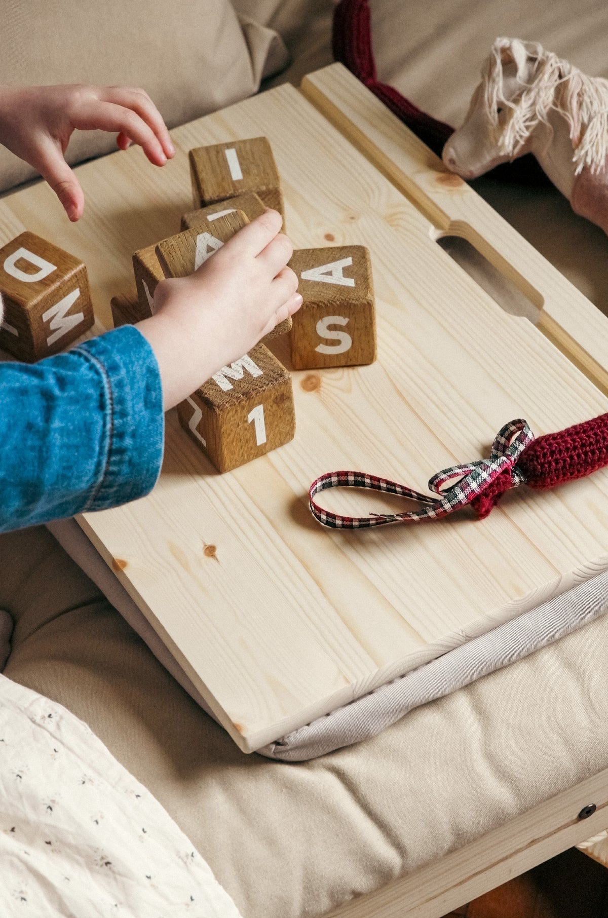 BFF LAP TABLE CLEAR LACQUERED