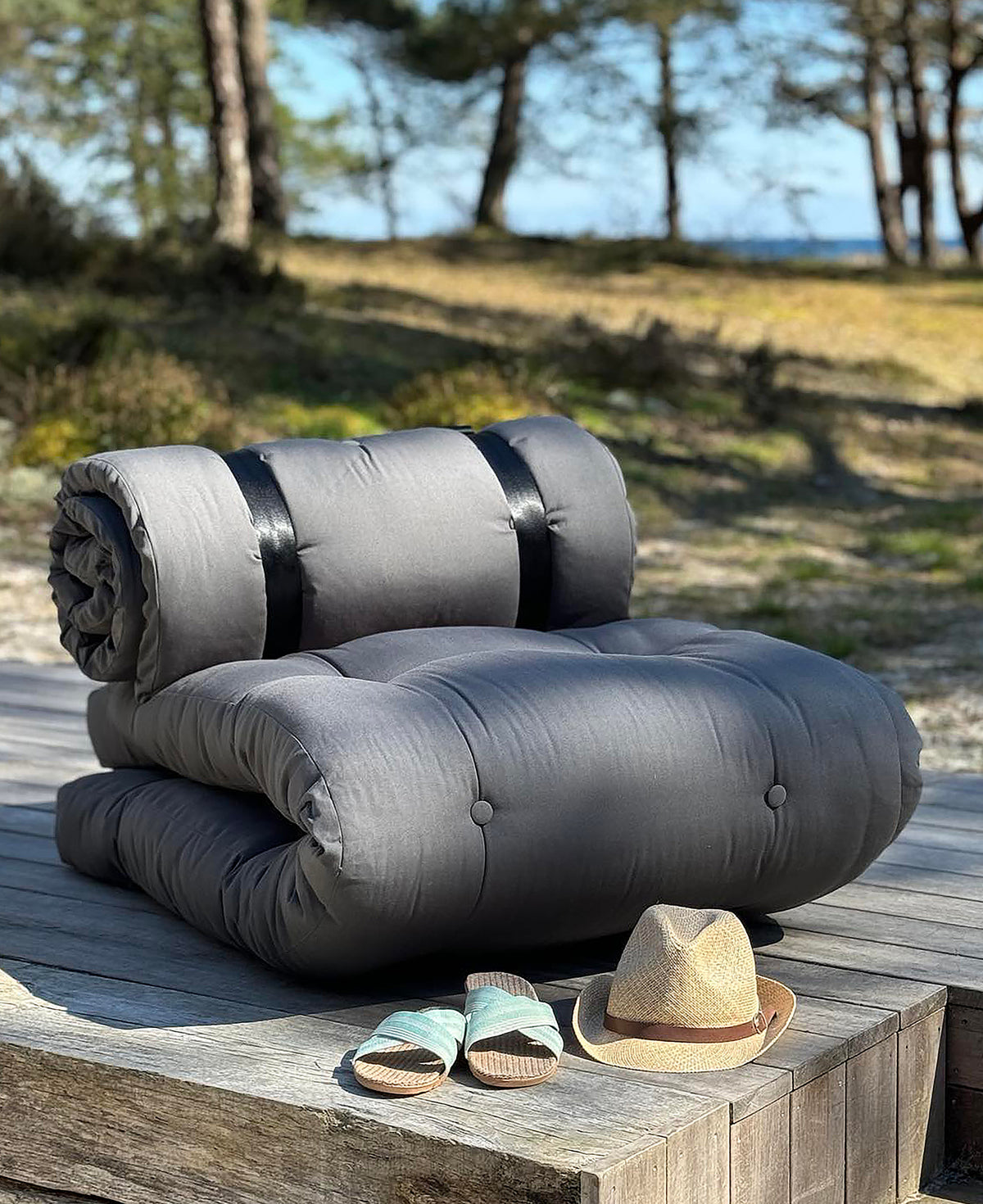 BUCKLE-UP CHAIR OUT™ DARK GREY W. 2 BLACK NYLON BELTS