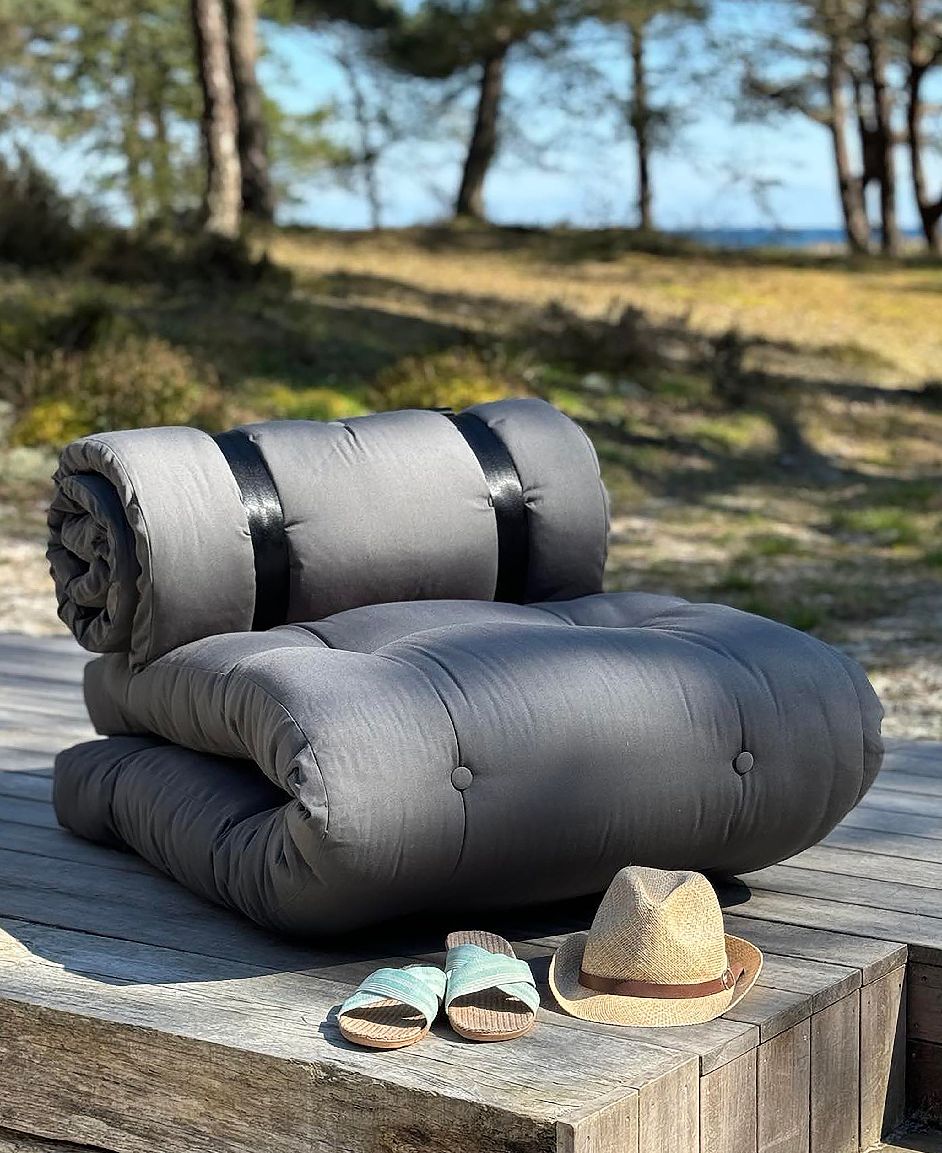 BUCKLE-UP CHAIR OUT™ DARK GREY W. 2 BLACK NYLON BELTS