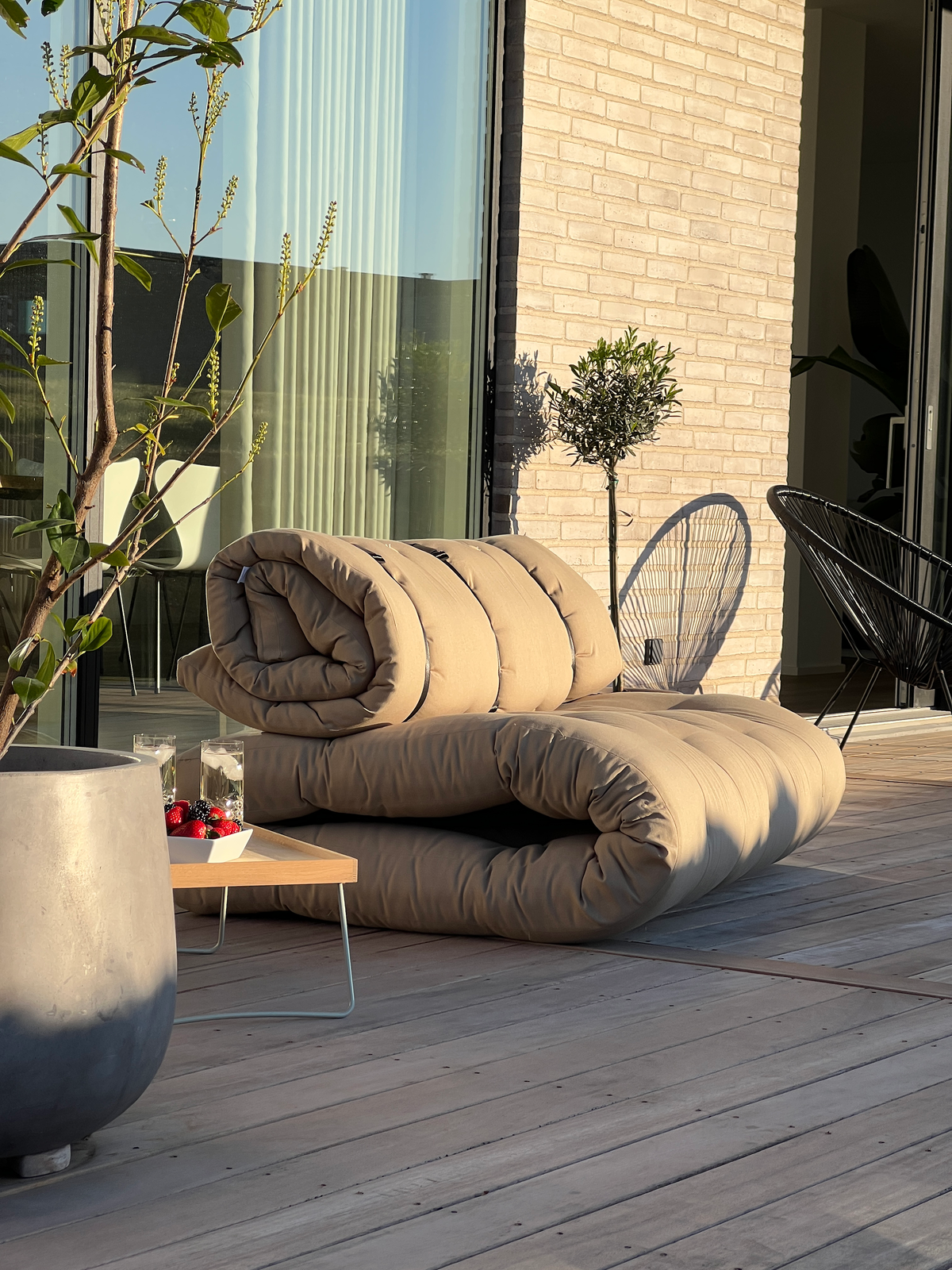 BUCKLE-UP SOFA OUT™ DARK GREY W. 3 BLACK NYLON BELTS