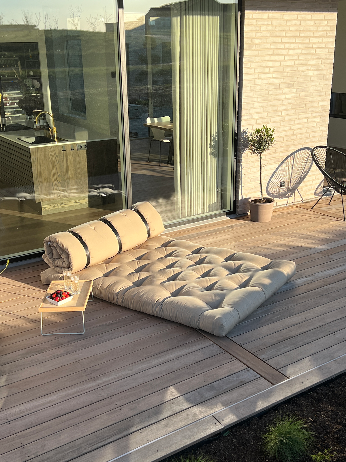 BUCKLE-UP SOFA OUT™ DARK GREY W. 3 BLACK NYLON BELTS