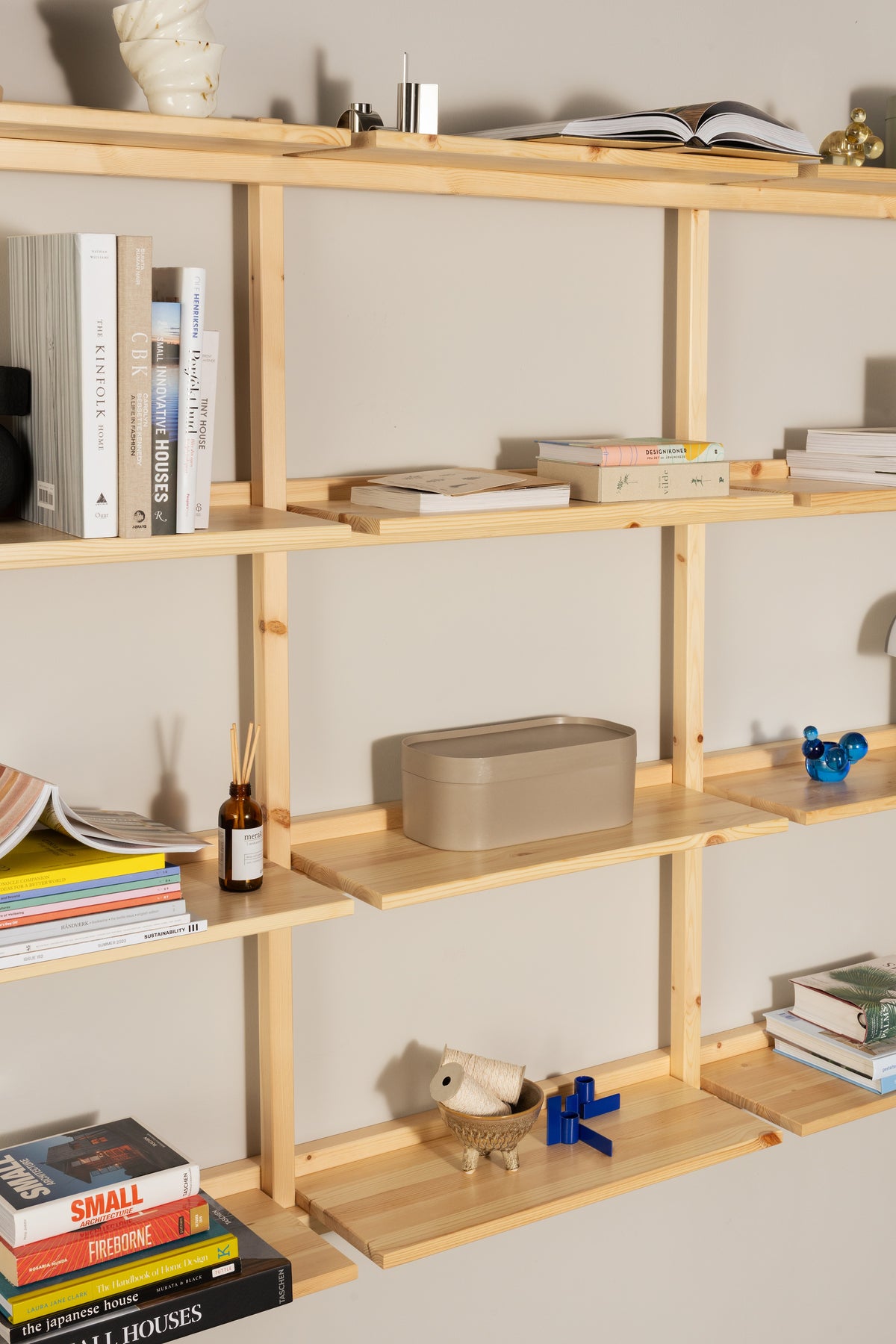 GROOVE SHELVING BIG RAW