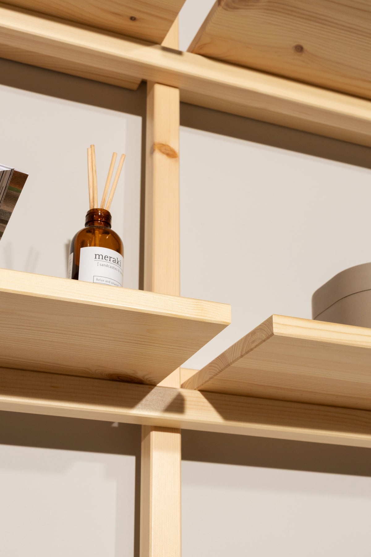 GROOVE SHELVING BIG RAW