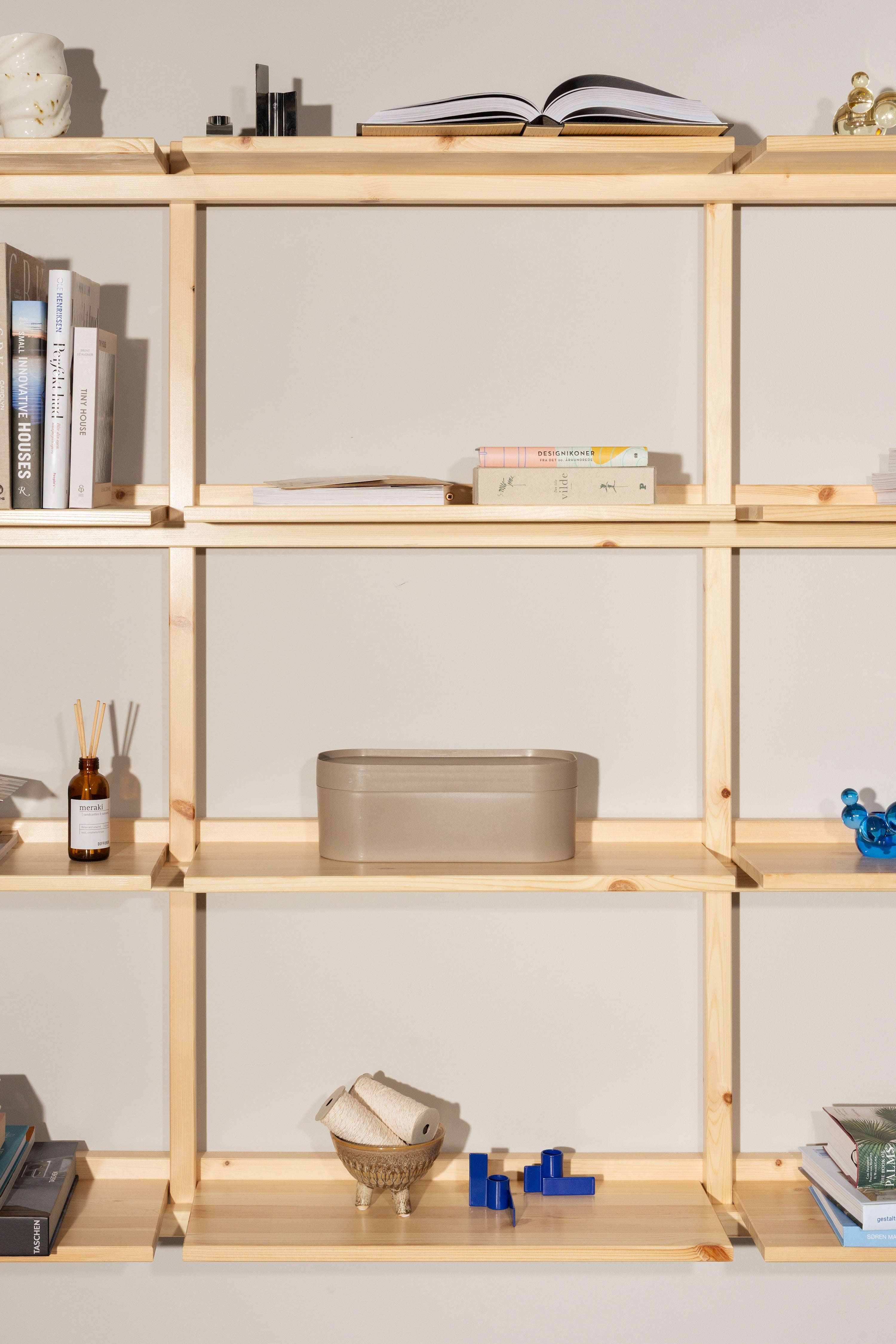 GROOVE SHELVING BIG RAW