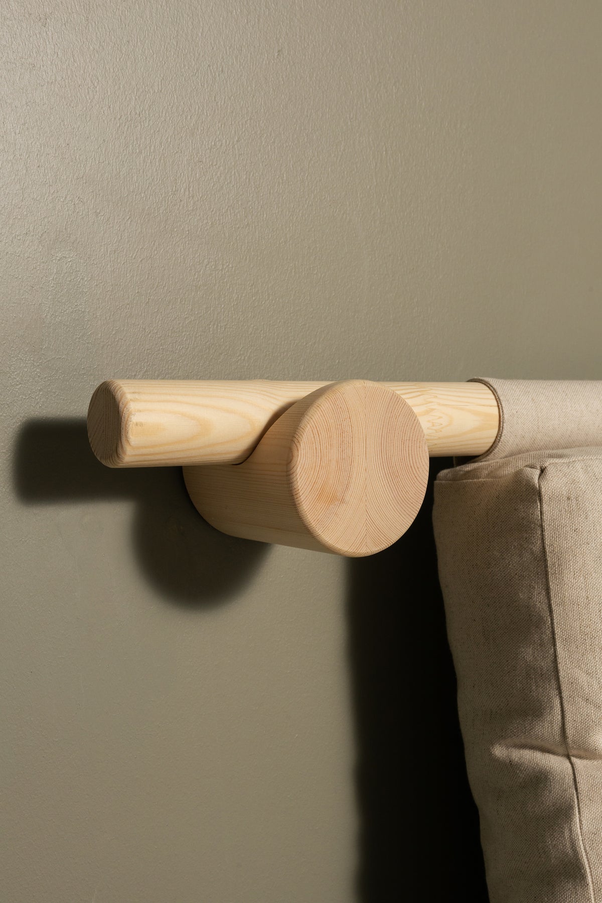 HOOKED RAW 135 X 200 W. BRAVO MATTRESS MELLOW BROWN