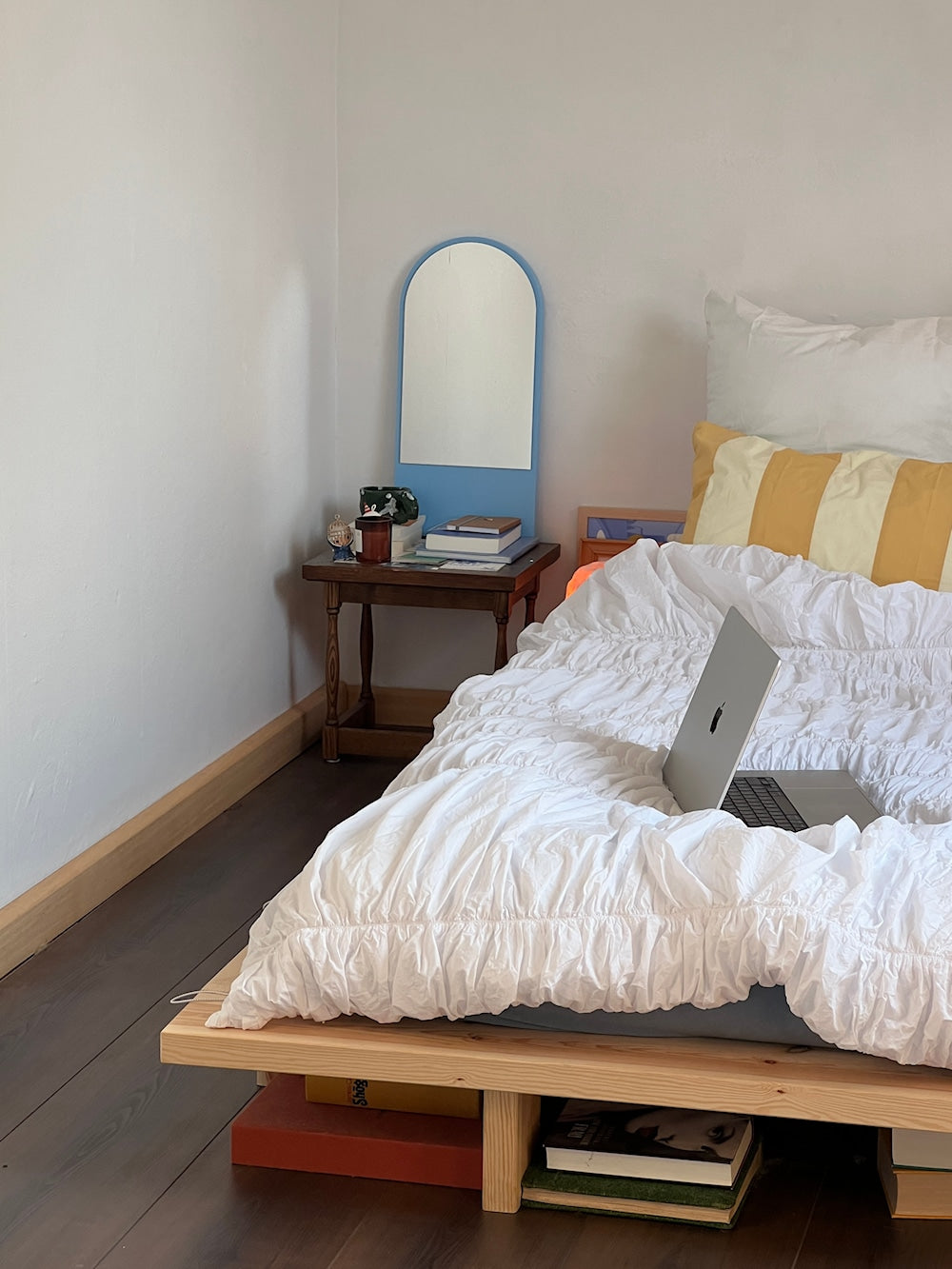 JAPAN BED RAW QUEEN SIZE