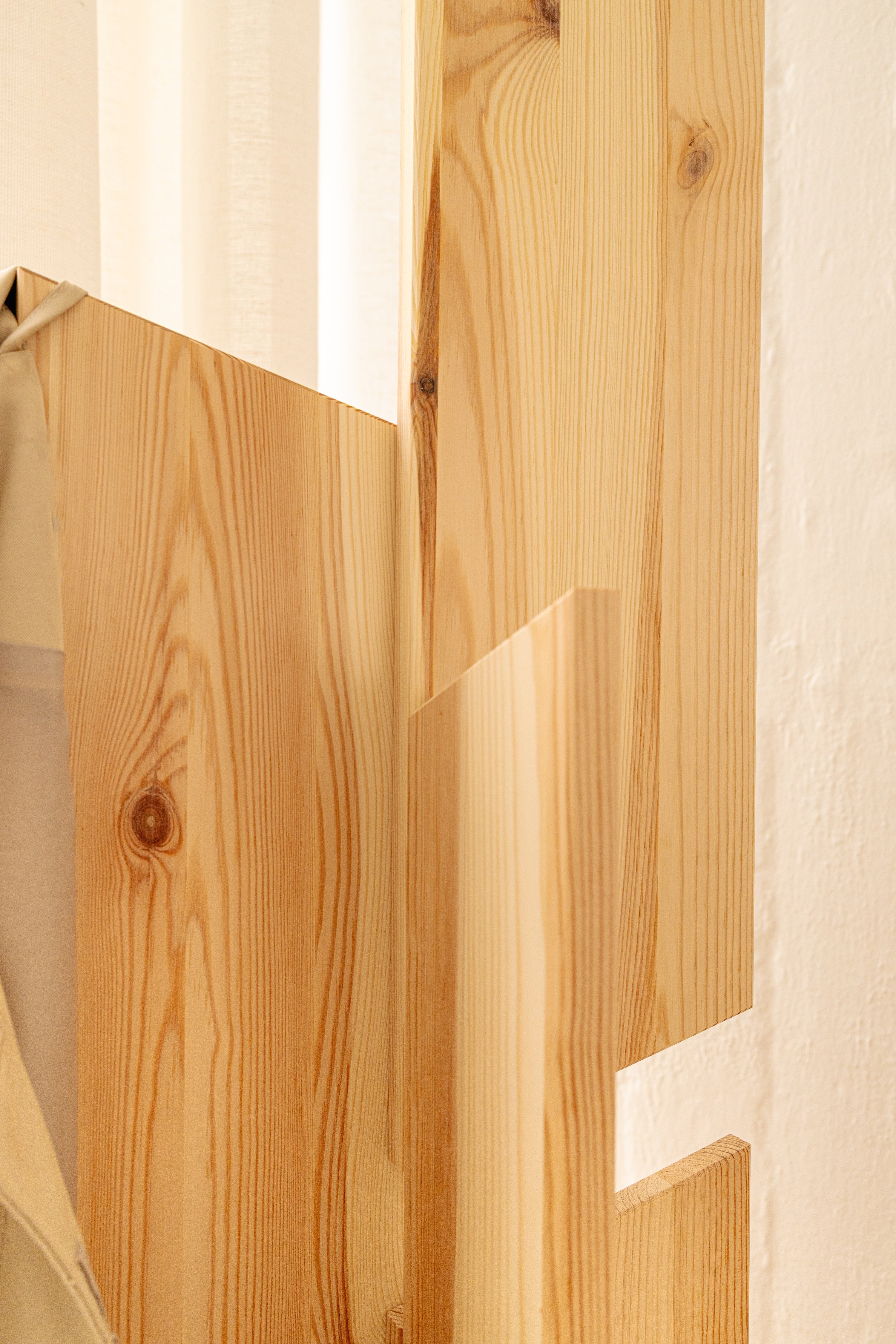 KEEPER COAT STAND RAW