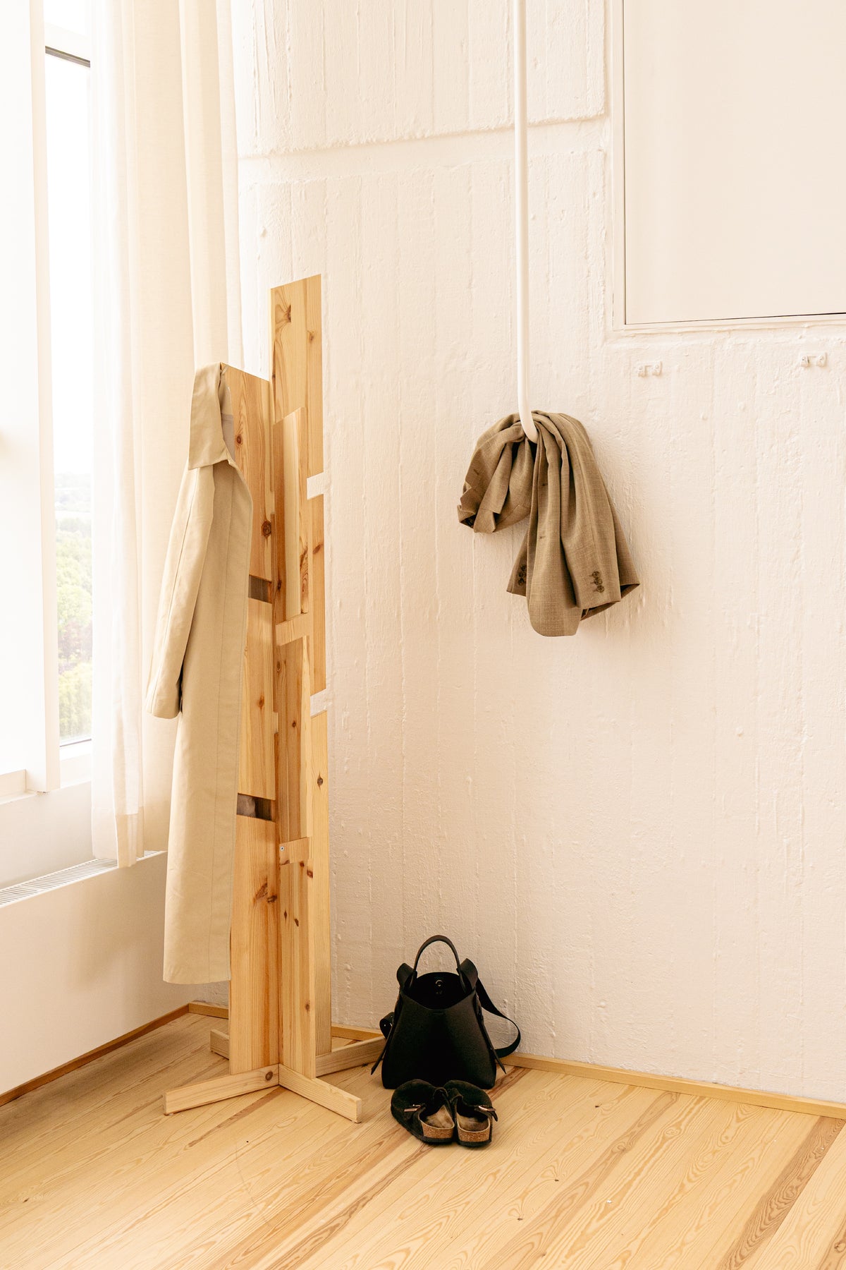 KEEPER COAT STAND RAW