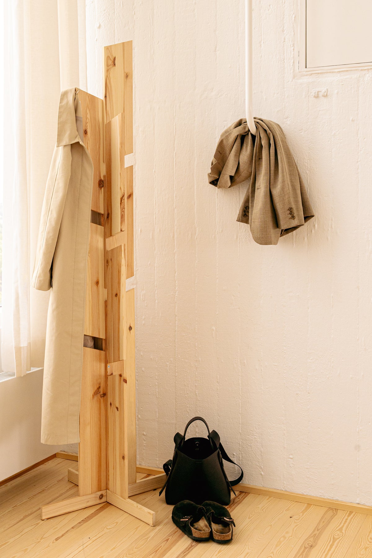 KEEPER COAT STAND RAW