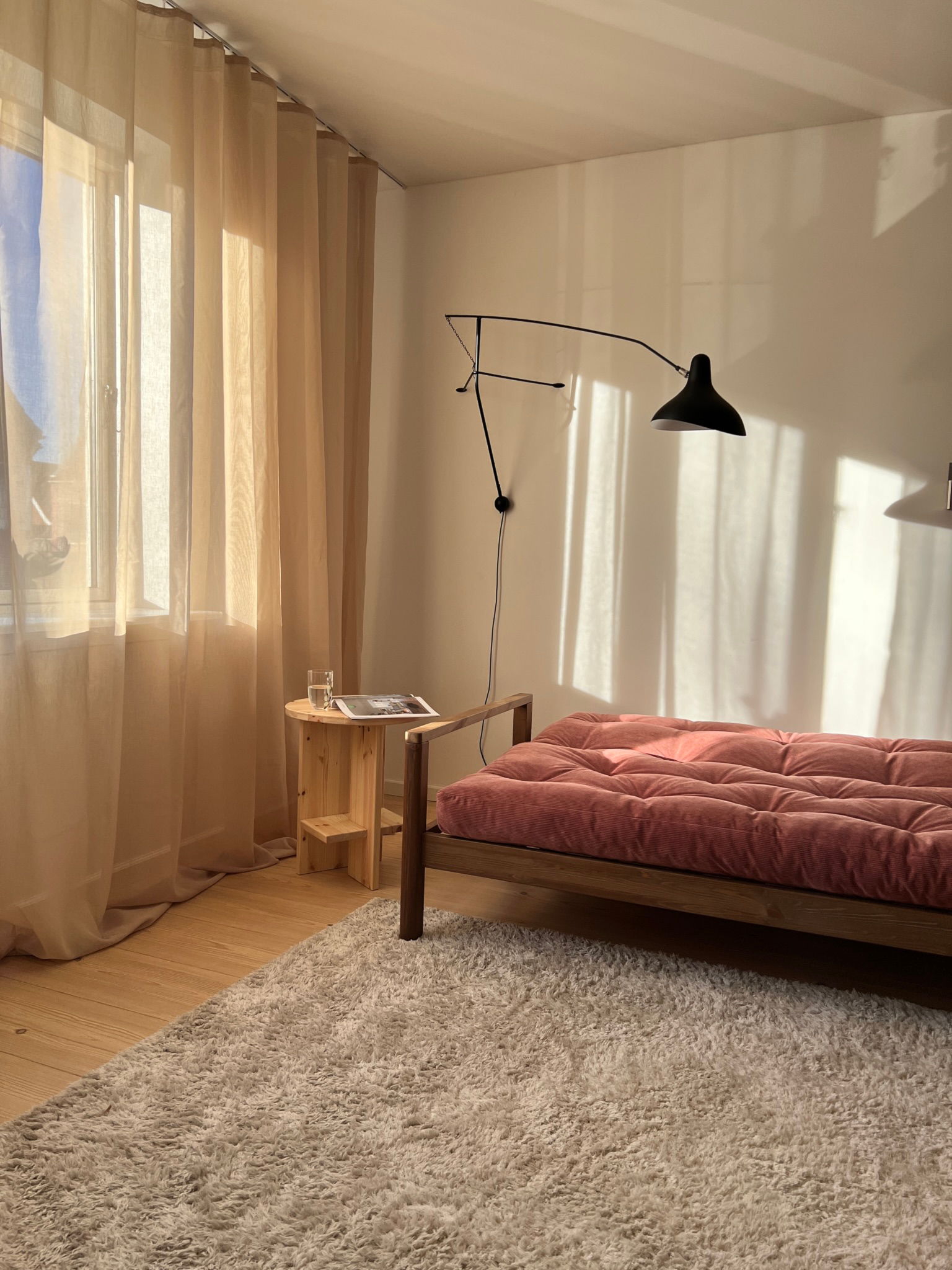 KNOB CAROB BROWN W. 5-LAYER MIXED MATTRESS SORBET PINK