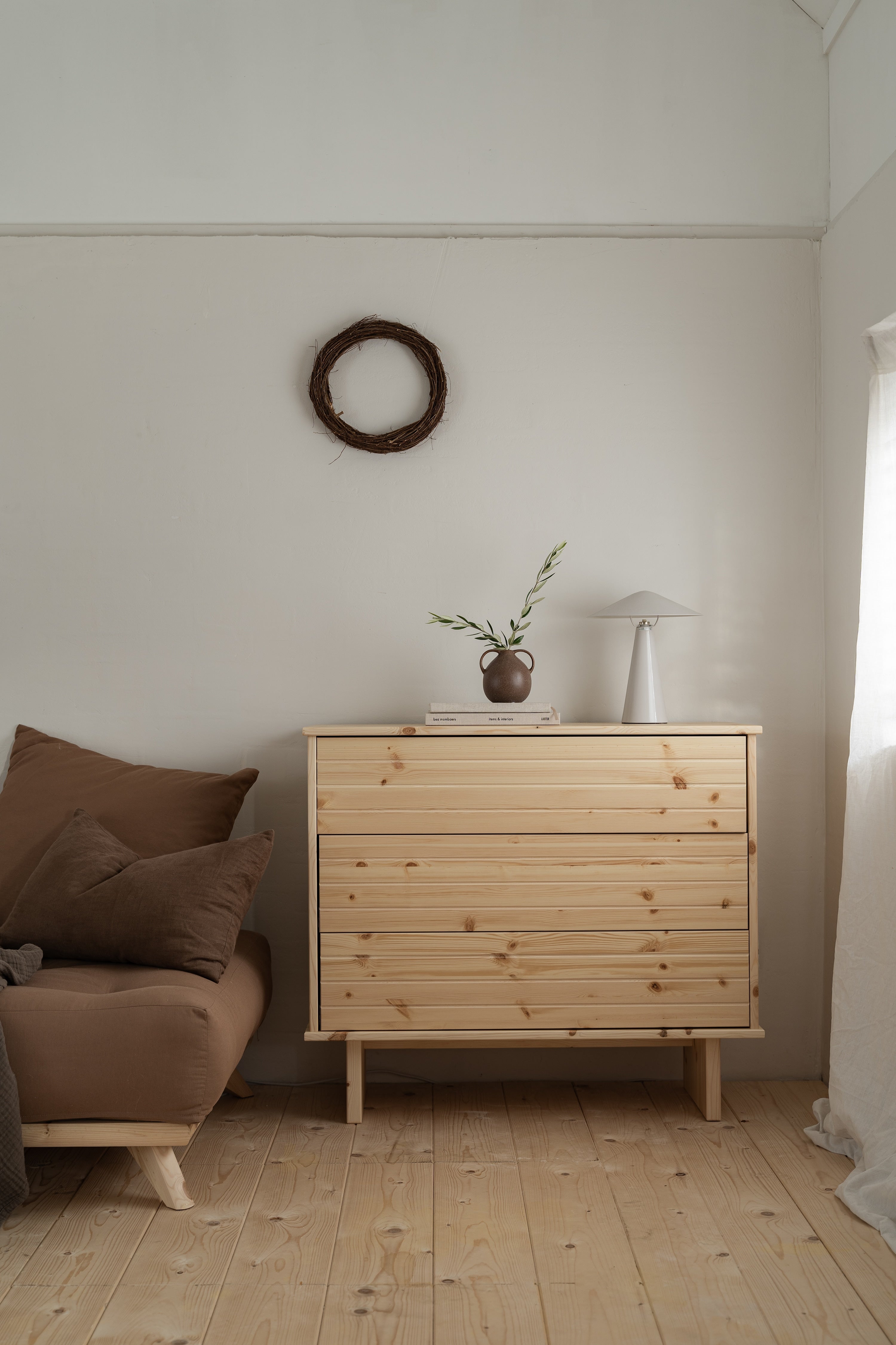 KOMMO DRESSER CLEAR LACQUERED