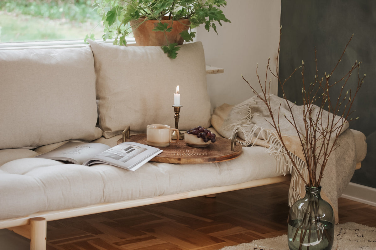 PACE DAYBED CLEAR LACQUERED W. 4-LAYER MIXED MATTRESS LINEN