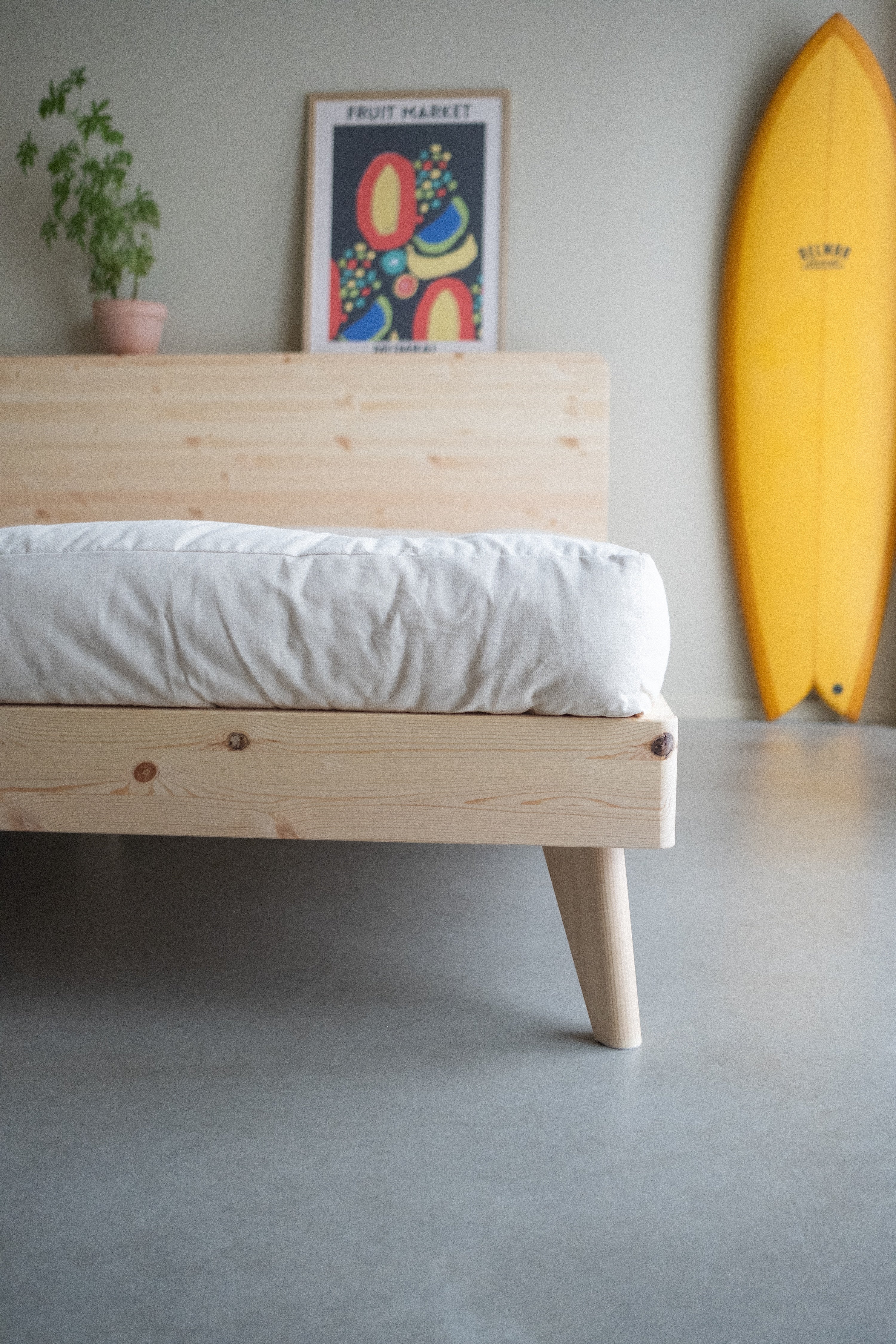 RETREAT BED CAROB BROWN 140 X 200