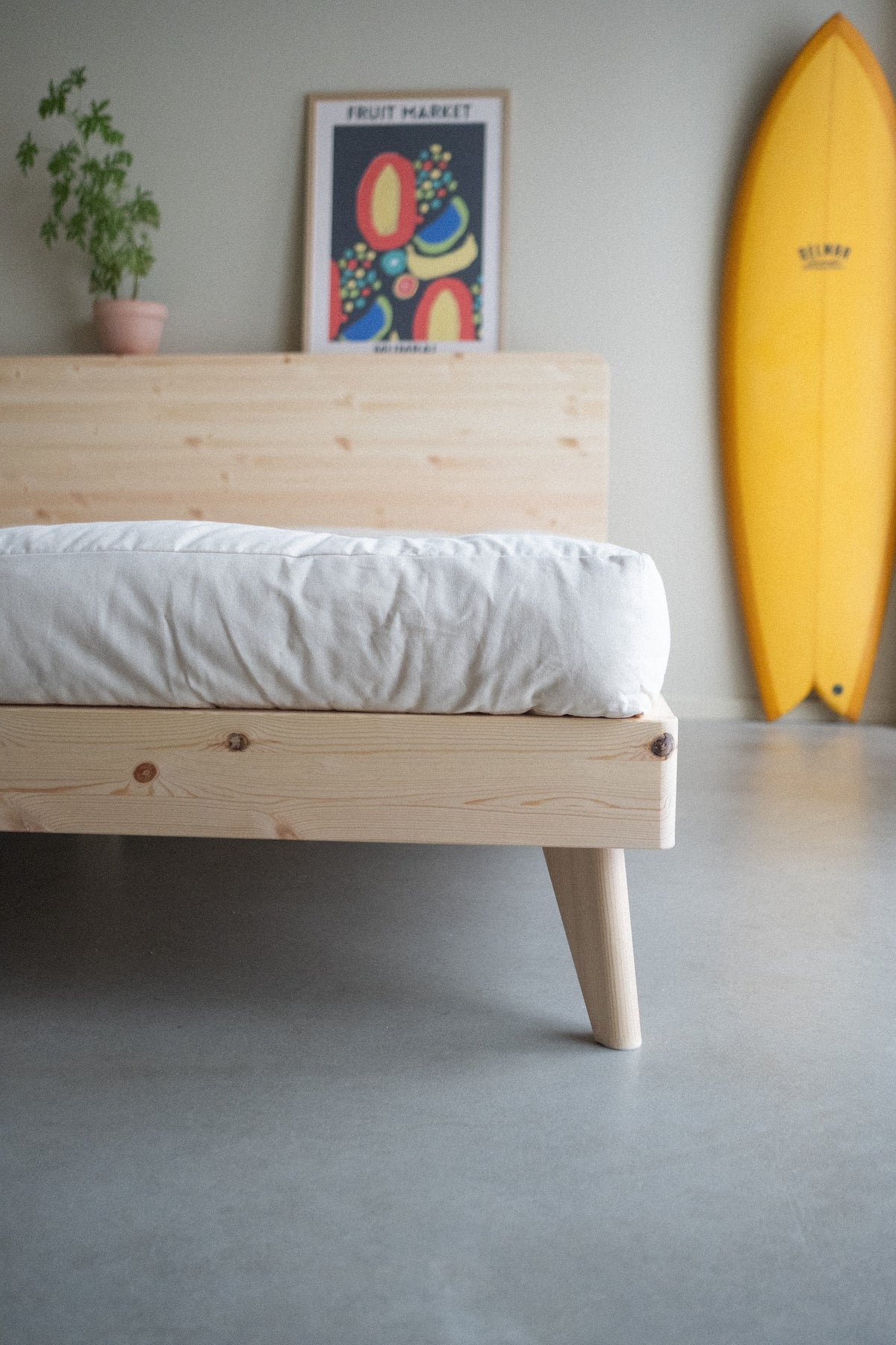 RETREAT BED CAROB BROWN 180 X 200