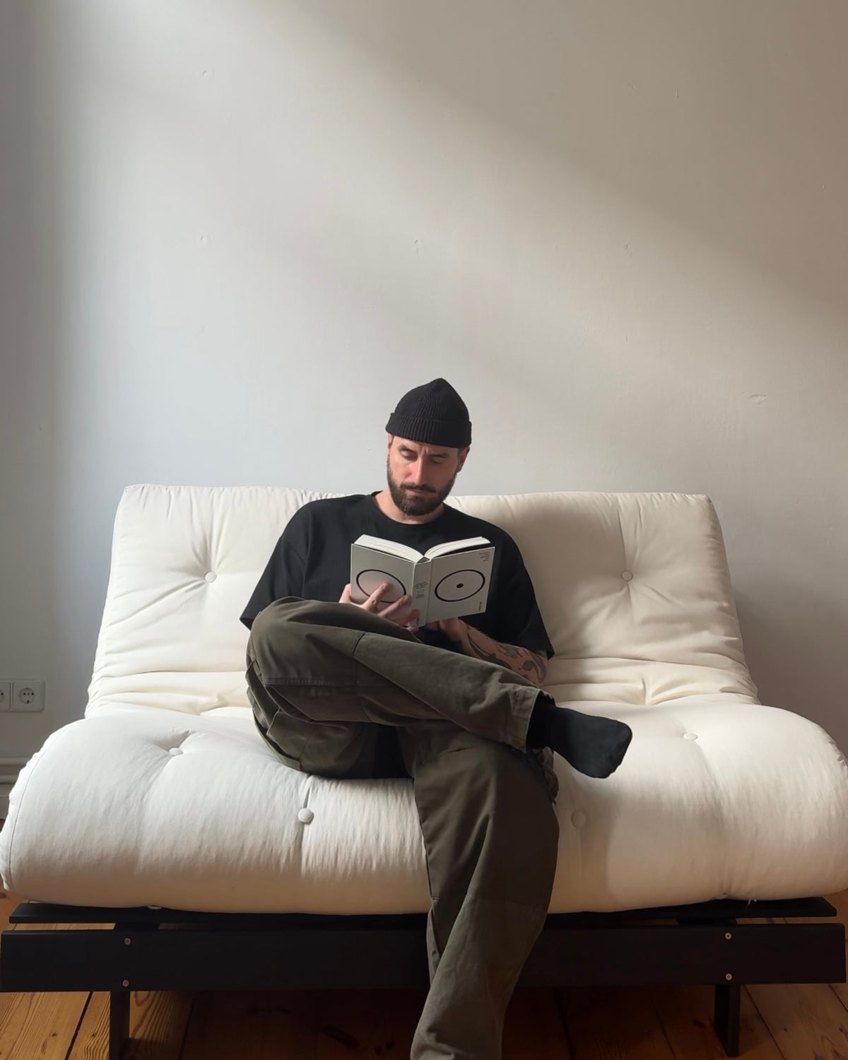 ROOTS BLACK NIGHT LACQUERED 140 X 200 W. ROOTS MATTRESS GREY