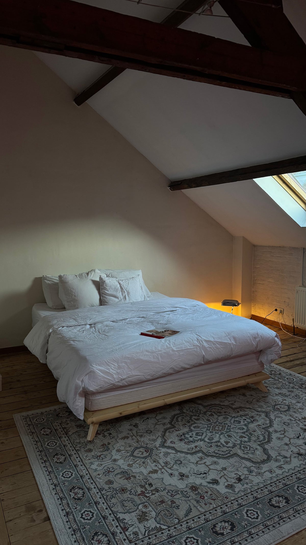 SENZA BED CLEAR LACQUERED 140 X 200