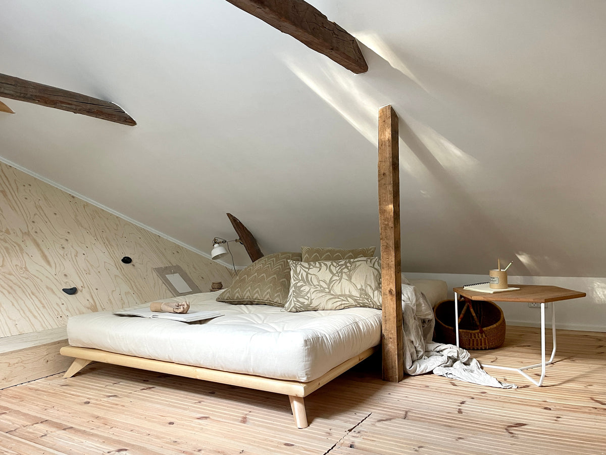 SENZA BED CLEAR LACQUERED 180 X 200