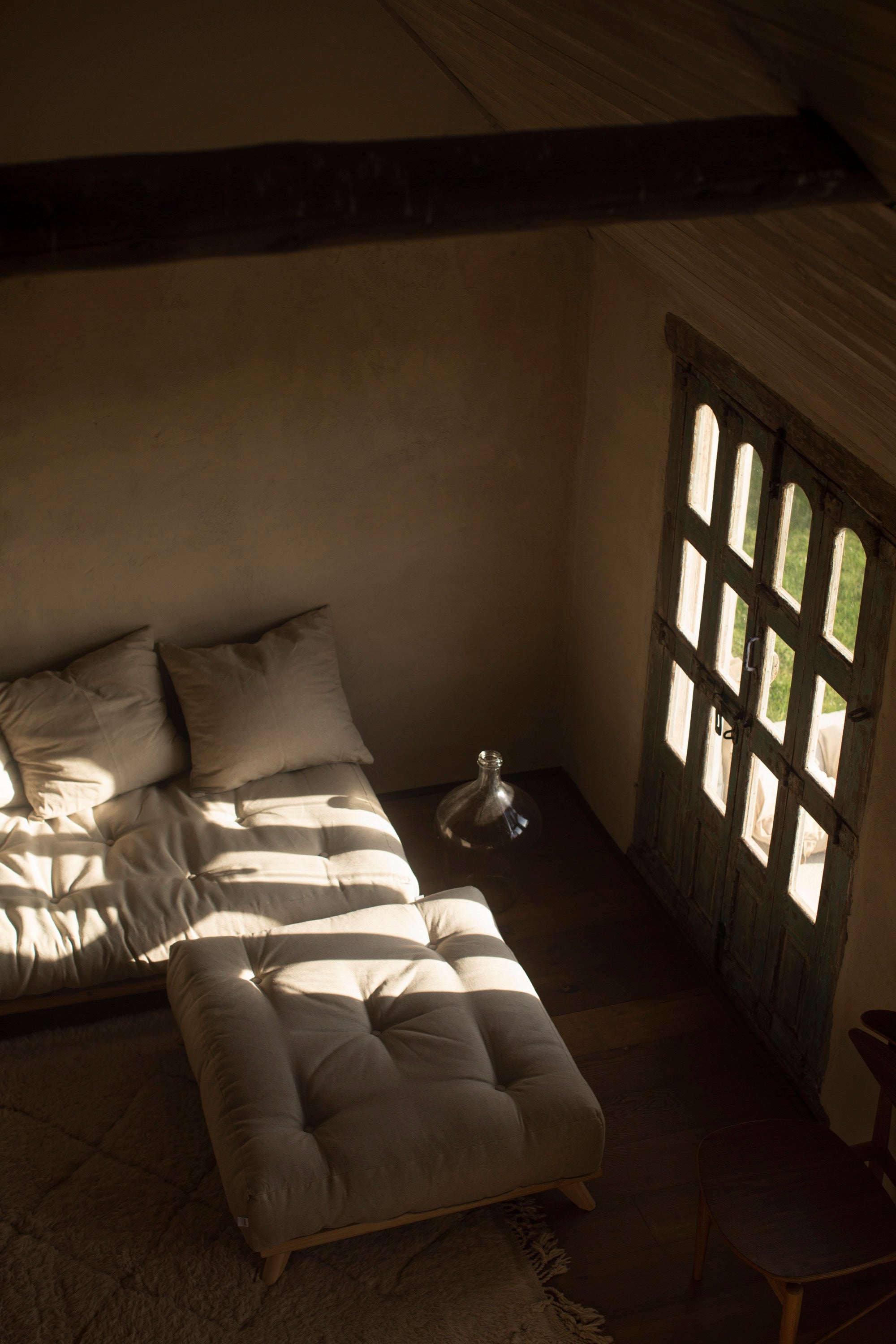 SENZA STOOL CLEAR LACQUERED W. SENZA STOOL MATTRESS MOCCA