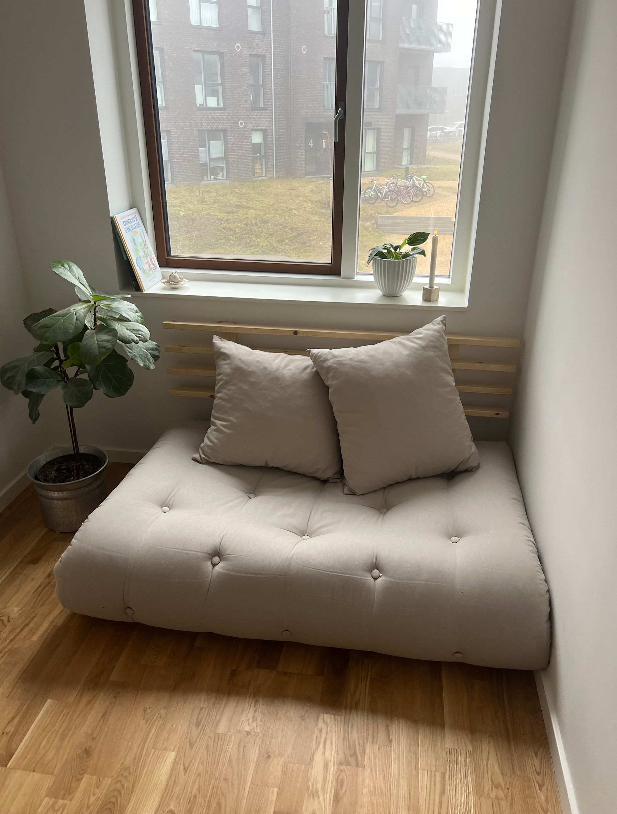 Shin shin様LINEN & DECOR×avec deuxclefs SHIN SANO CLEAR LACQUERED W. SHIN SANO MATTRESS SET MOCCA