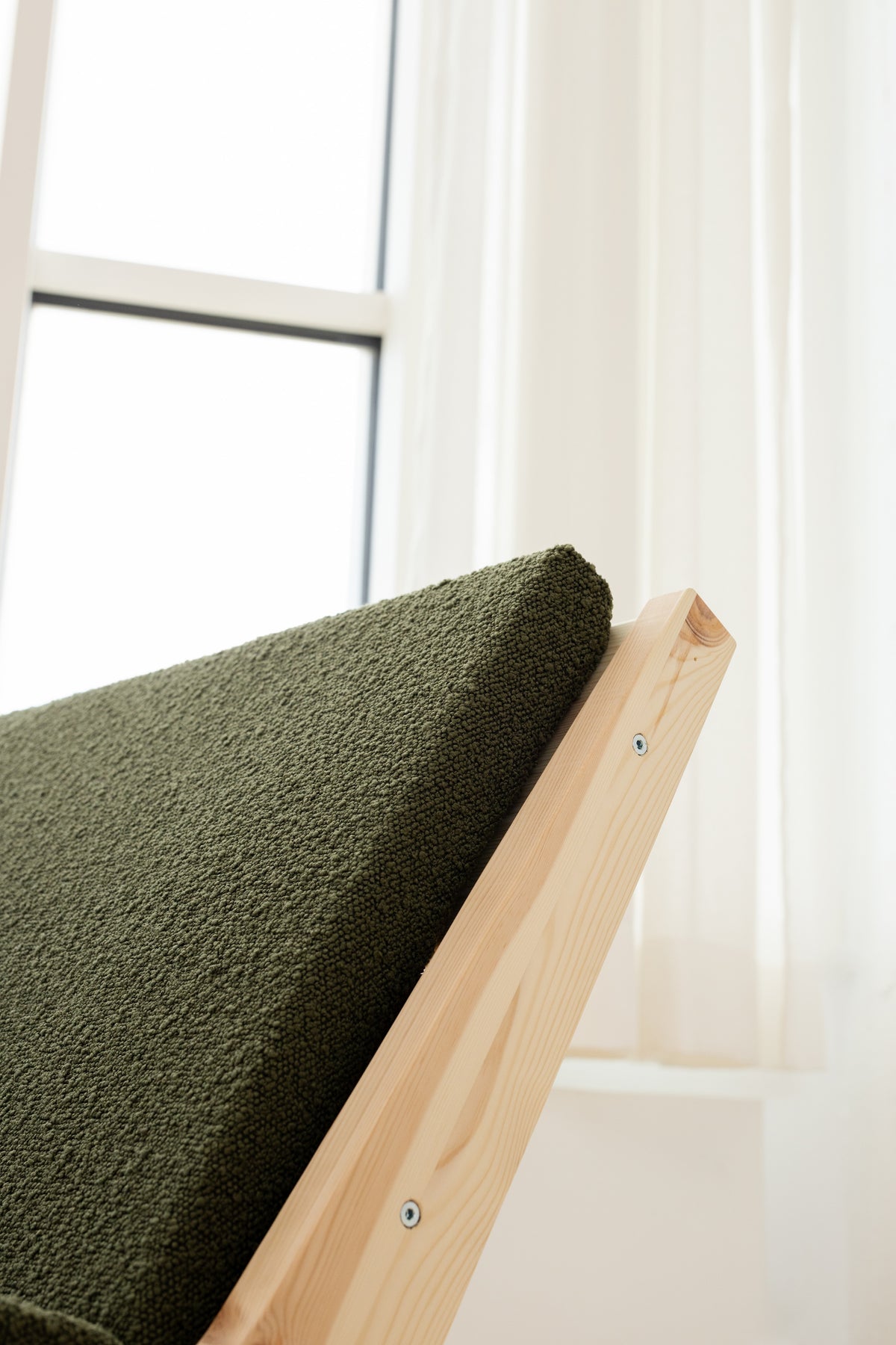 SWAY LOUNGE CHAIR RAW W. EVERGREEN MATTRESS