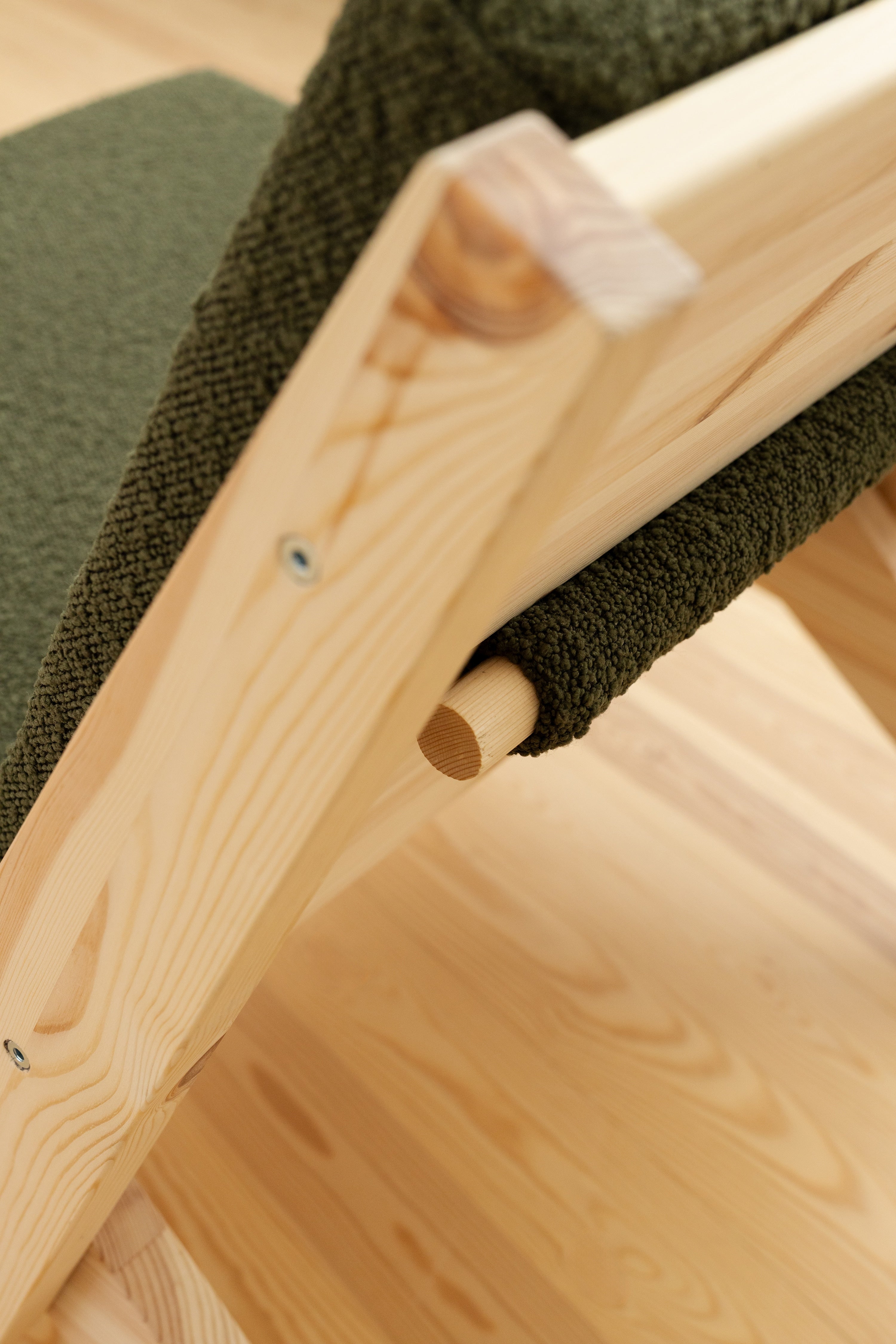 SWAY LOUNGE CHAIR RAW W. EVERGREEN MATTRESS